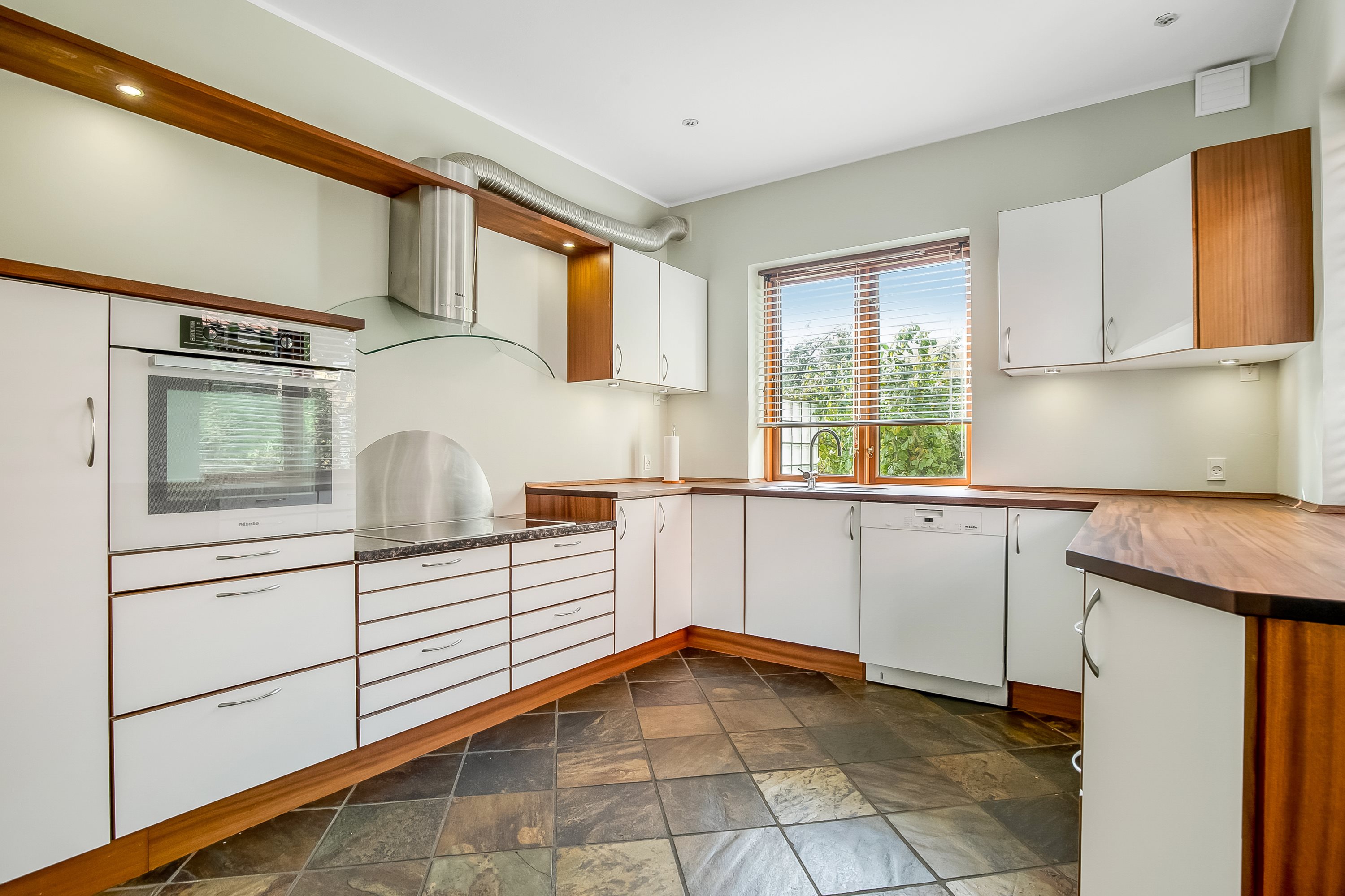 Fremhævet køkken billede i fuldskærmstilstand. Billede af Fredericiavej 52, Mølholm, 7100 Vejle