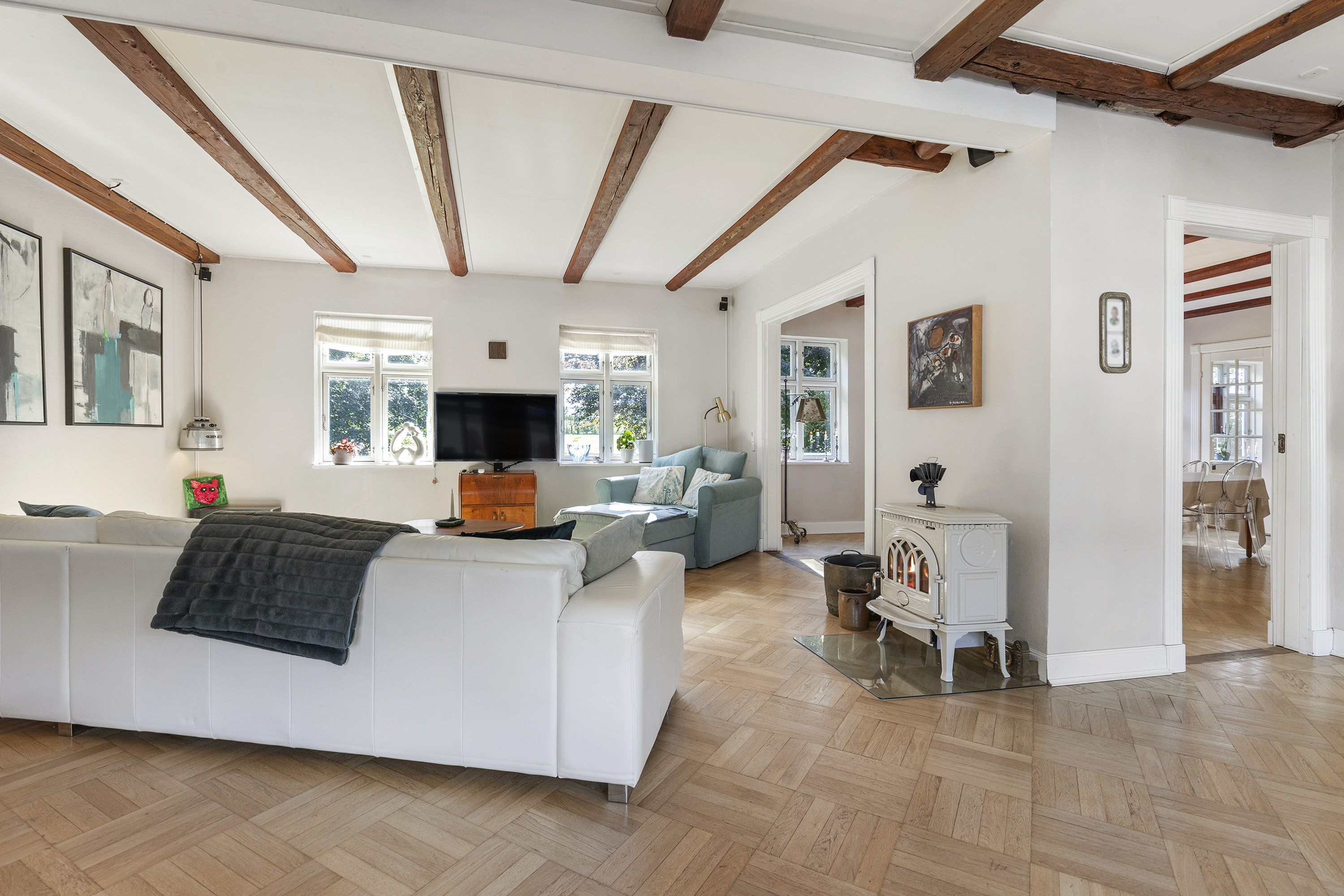 Fremhævet stue billede i fuldskærmstilstand. Billede af Svoldrupvej 135, Vestrup, 9600 Aars