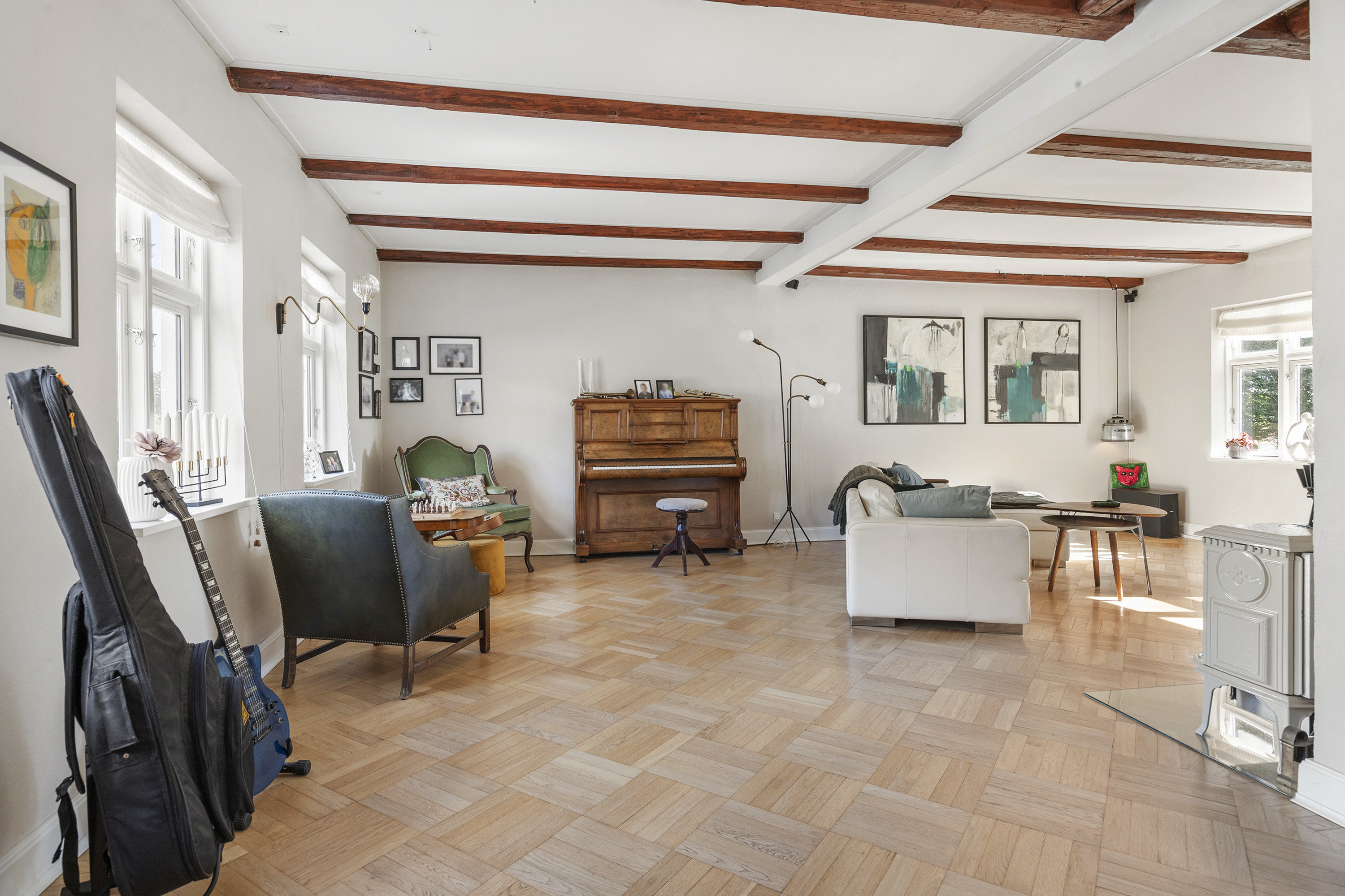 Fremhævet stue billede i fuldskærmstilstand. Billede af Svoldrupvej 135, Vestrup, 9600 Aars