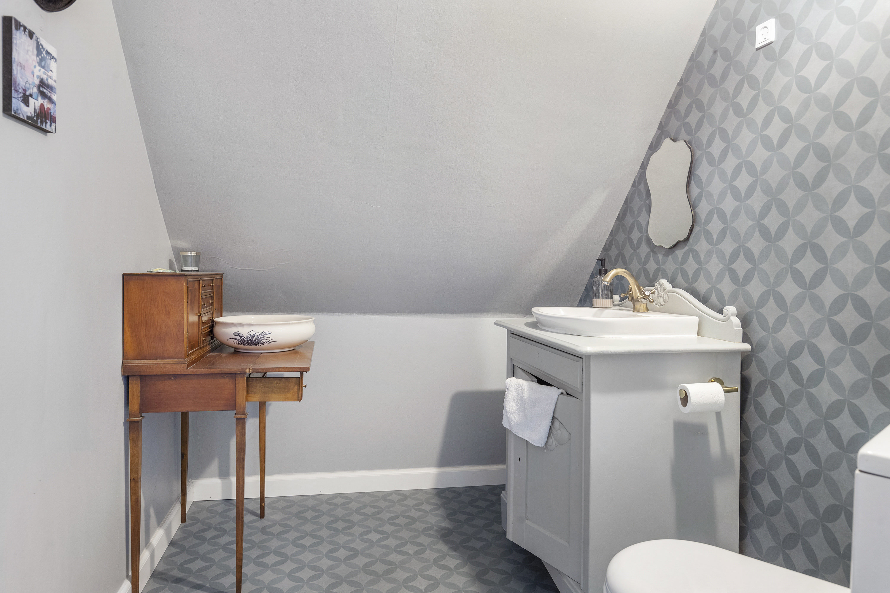 Fremhævet toilet billede i fuldskærmstilstand. Billede af Svoldrupvej 135, Vestrup, 9600 Aars