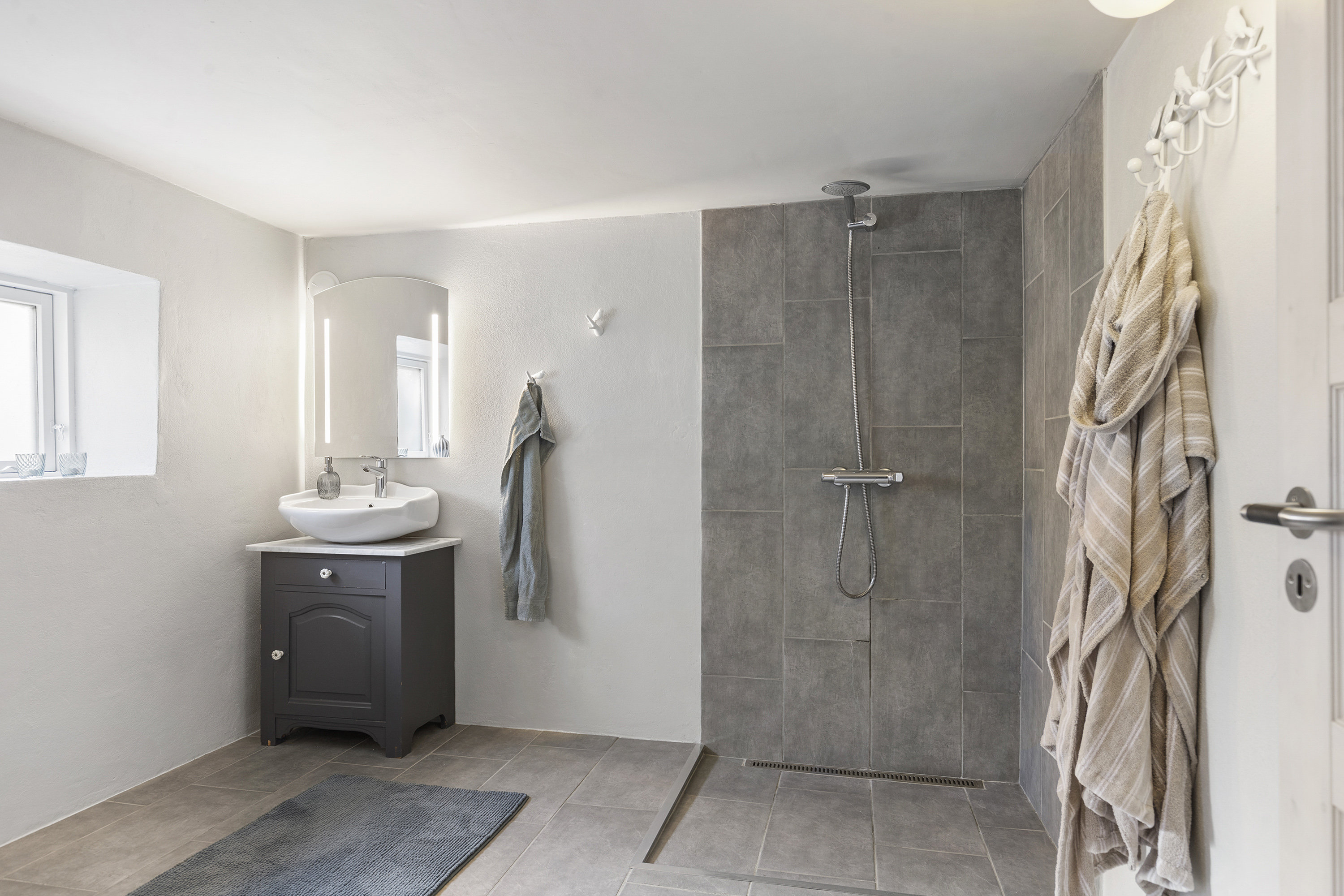 Fremhævet badeværelse billede i fuldskærmstilstand. Billede af Svoldrupvej 135, Vestrup, 9600 Aars