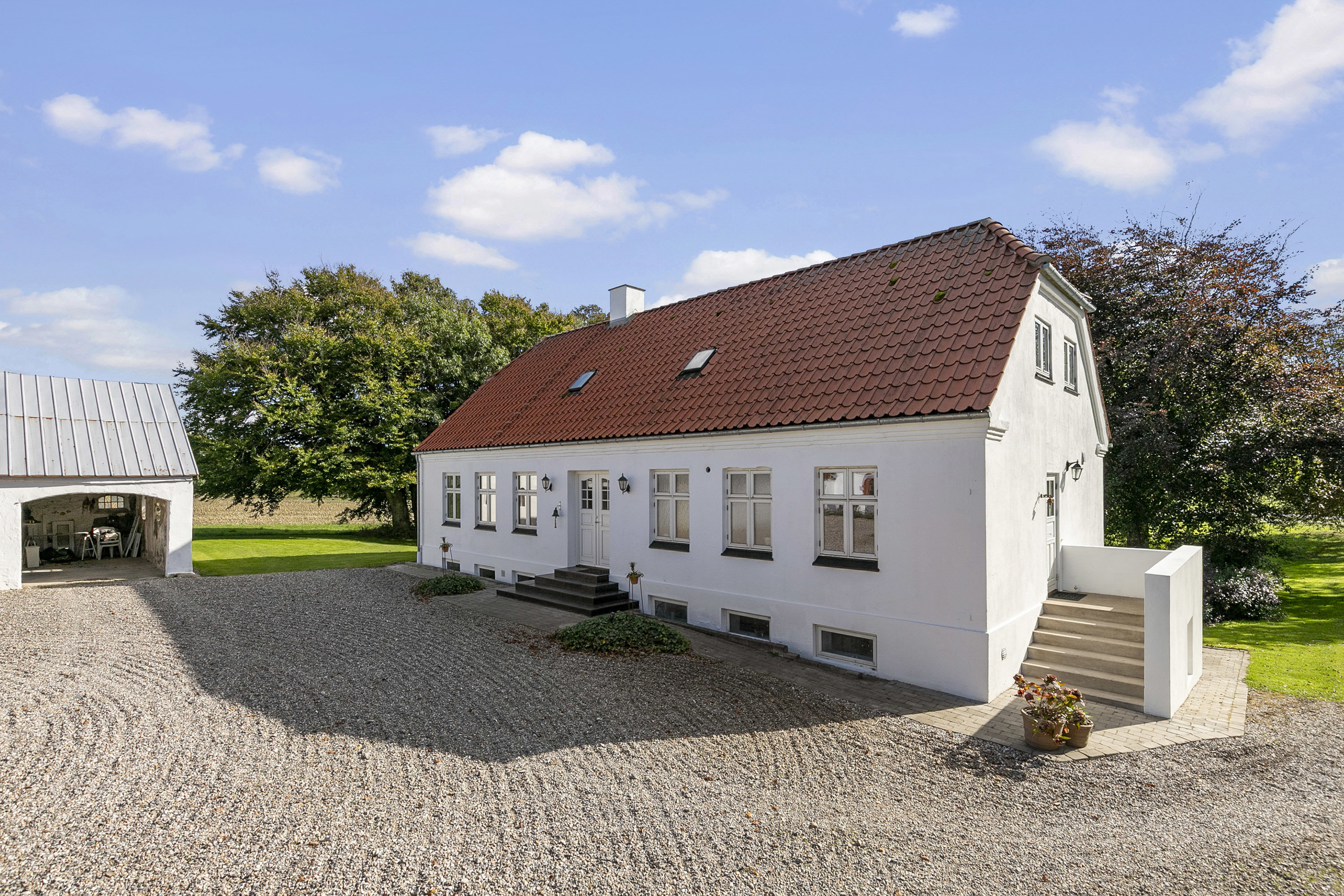 Fremhævet facade billede i fuldskærmstilstand. Billede af Svoldrupvej 135, Vestrup, 9600 Aars