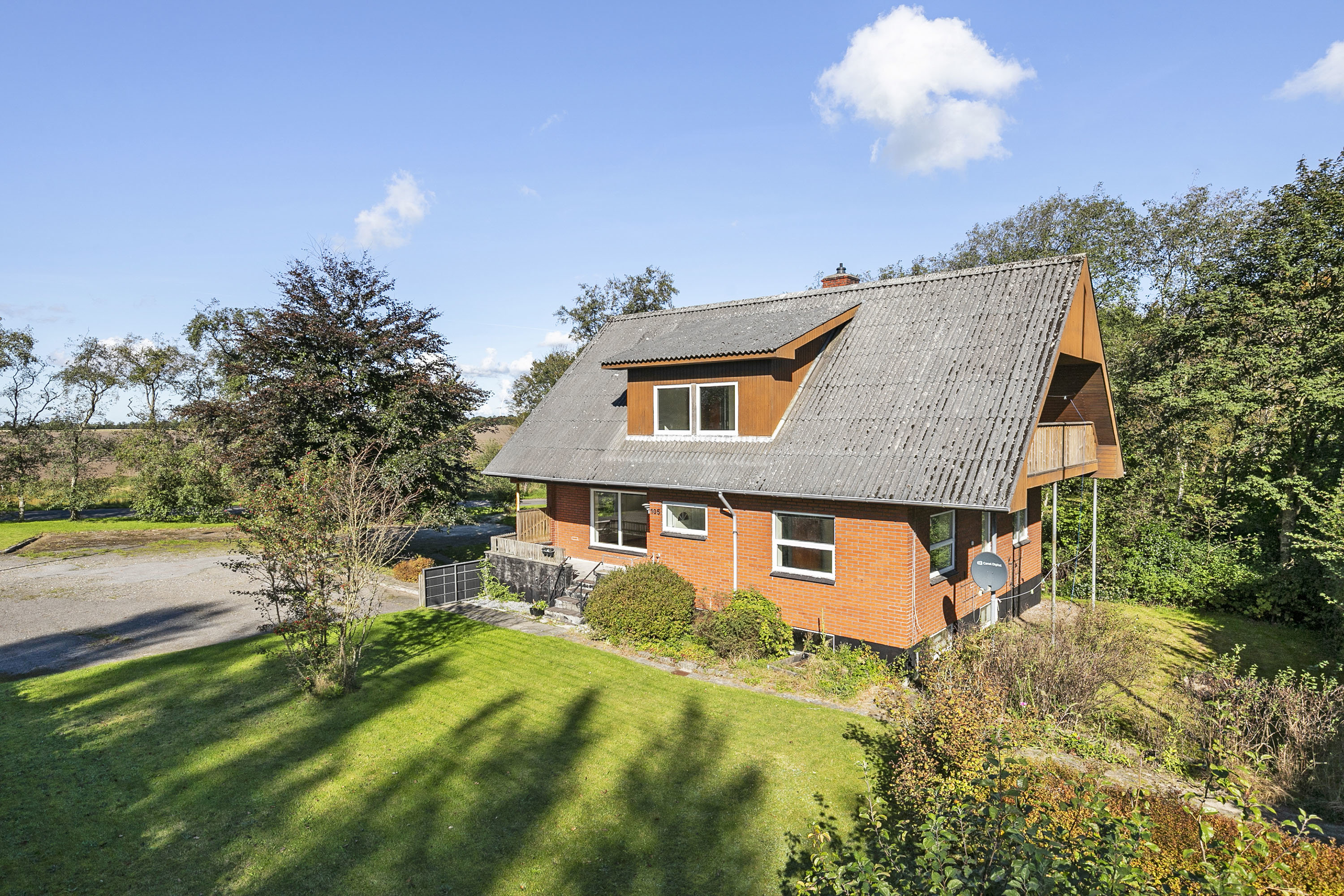 Fremhævet facade billede i fuldskærmstilstand. Billede af Svoldrupvej 105, Vognsild, 9600 Aars