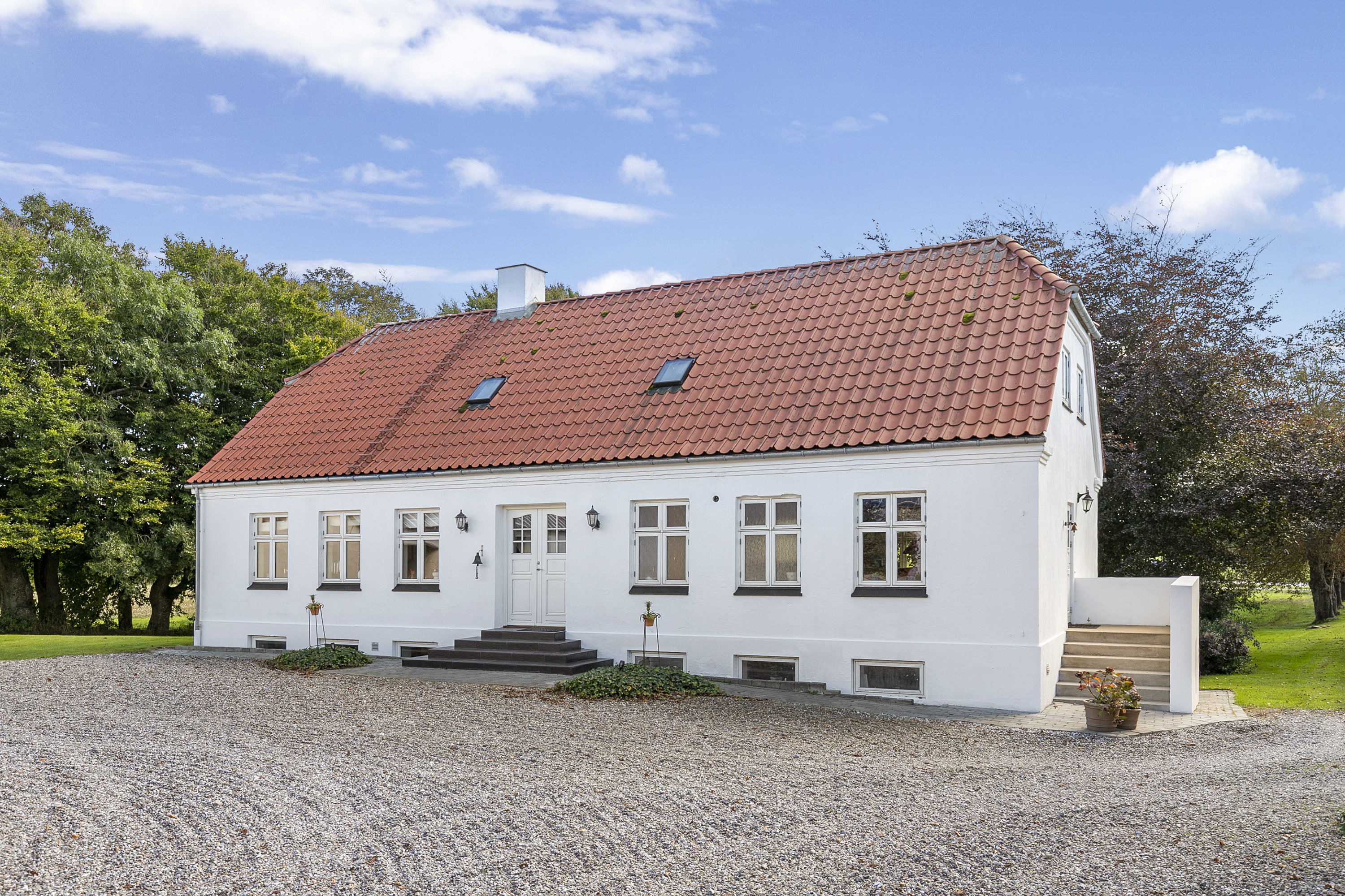 Fremhævet facade billede i fuldskærmstilstand. Billede af Svoldrupvej 135, Vestrup, 9600 Aars