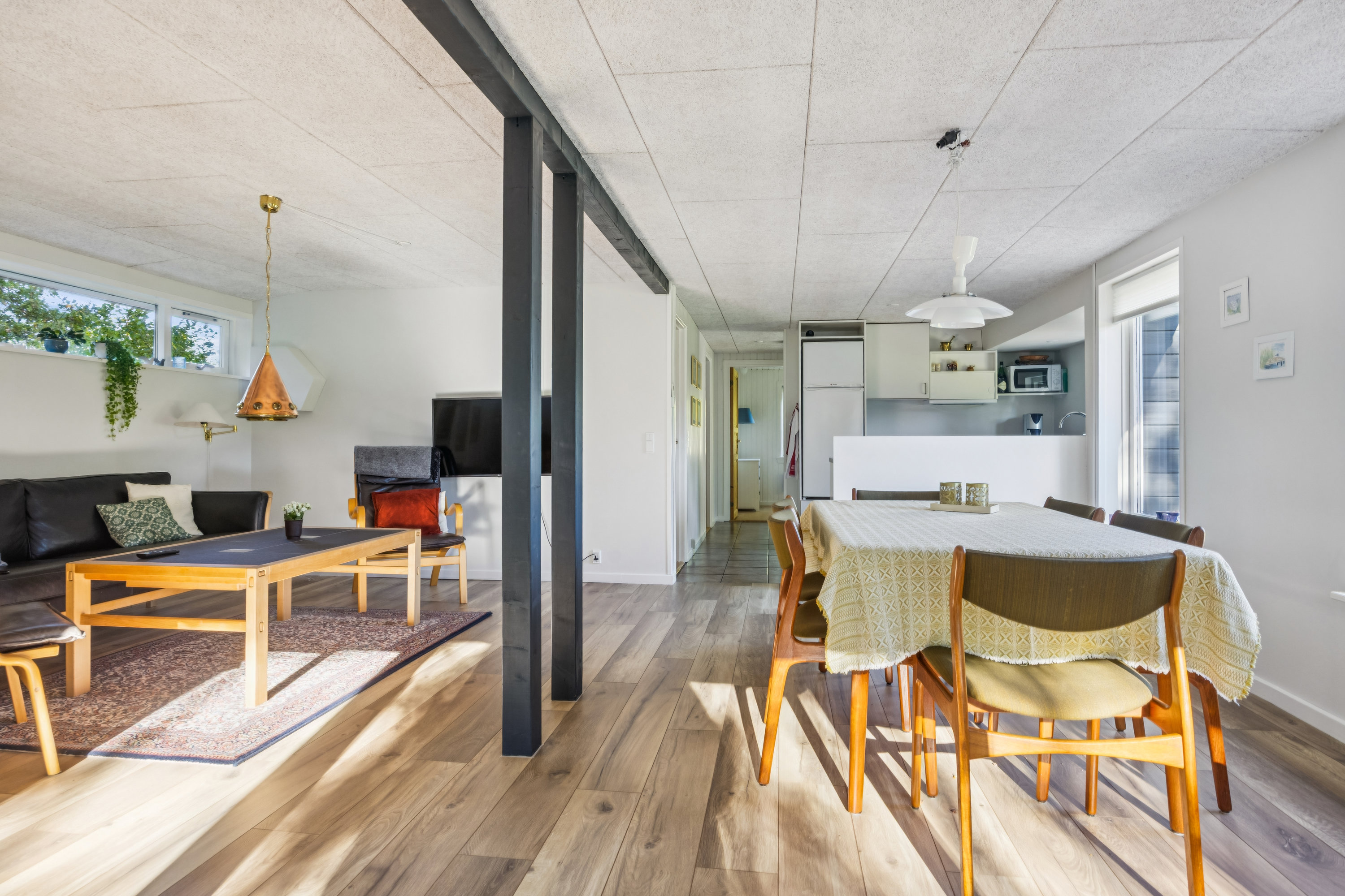 Fremhævet stue billede i fuldskærmstilstand. Billede af Søndergade 36, Hou, 9370 Hals