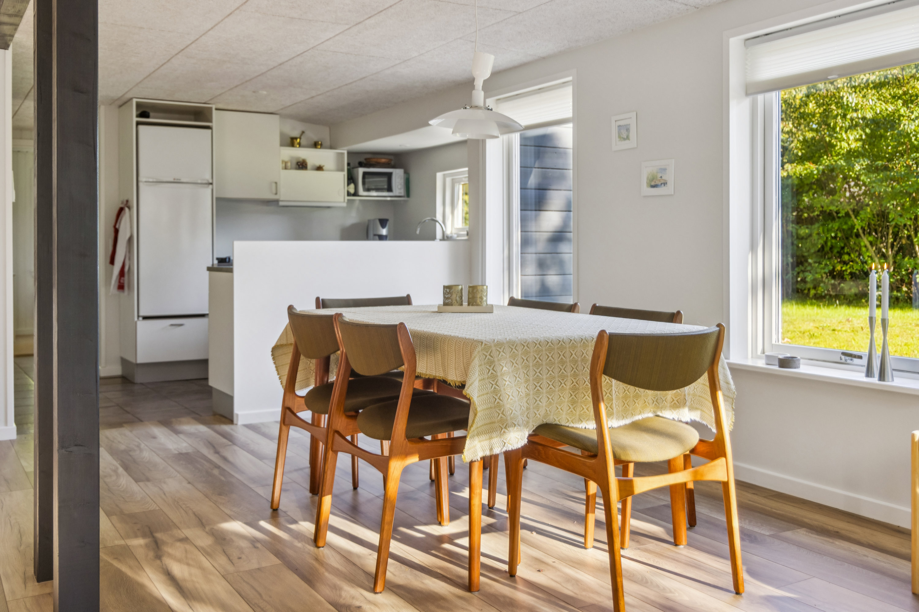 Fremhævet spisestue billede i fuldskærmstilstand. Billede af Søndergade 36, Hou, 9370 Hals