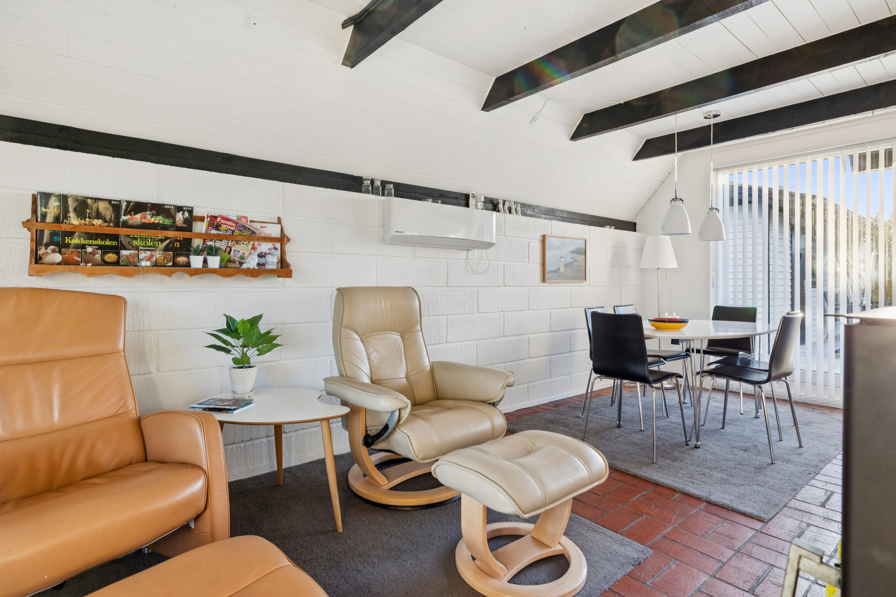 Fremhævet stue billede i fuldskærmstilstand. Billede af Møllevænget 5, Øster Hurup, 9560 Hadsund