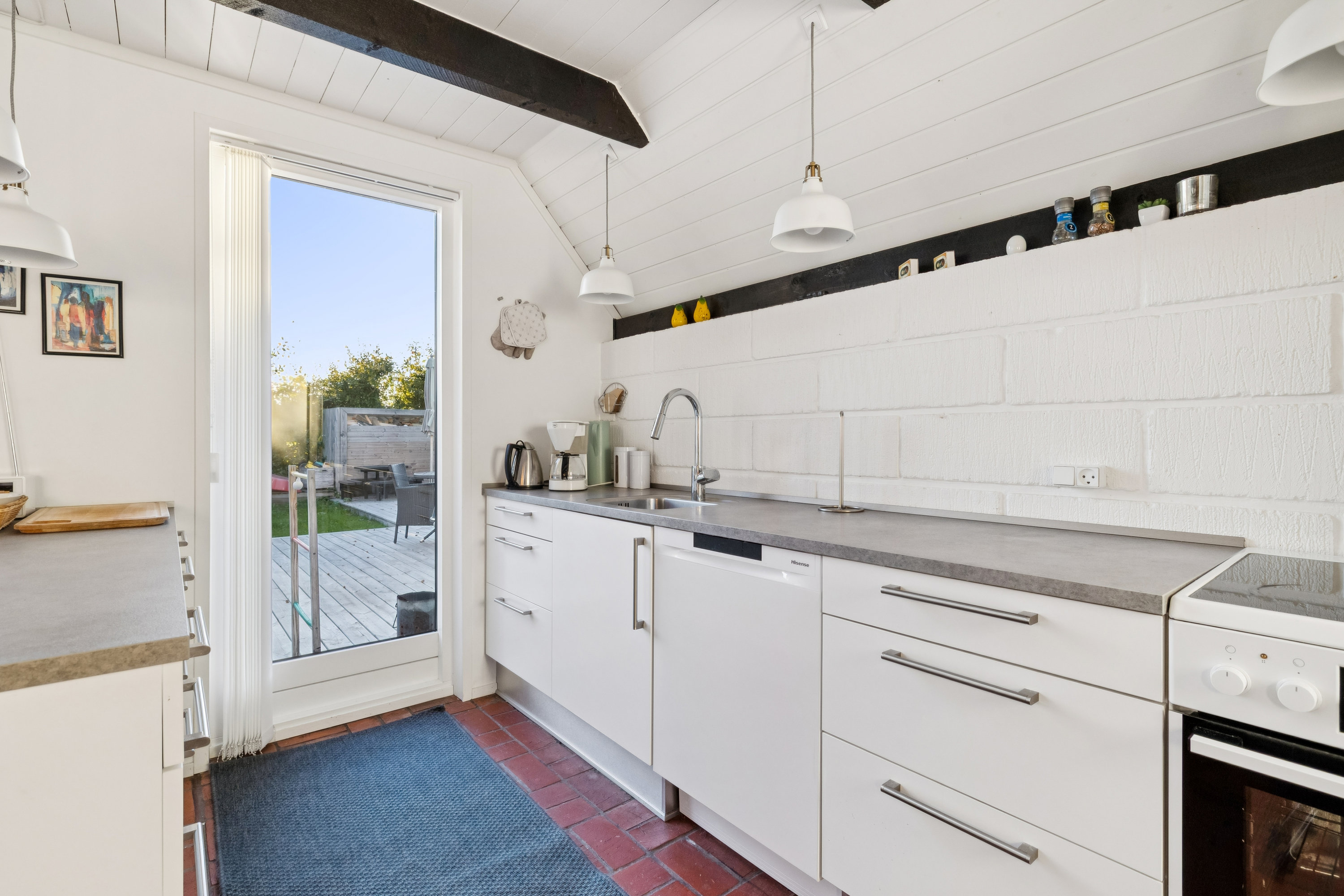 Fremhævet køkken billede i fuldskærmstilstand. Billede af Møllevænget 5, Øster Hurup, 9560 Hadsund