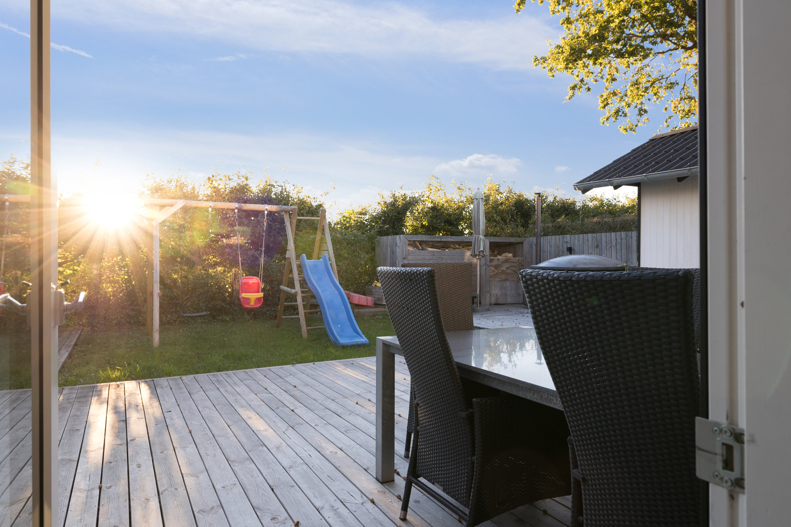 Fremhævet terrasse billede i fuldskærmstilstand. Billede af Møllevænget 5, Øster Hurup, 9560 Hadsund