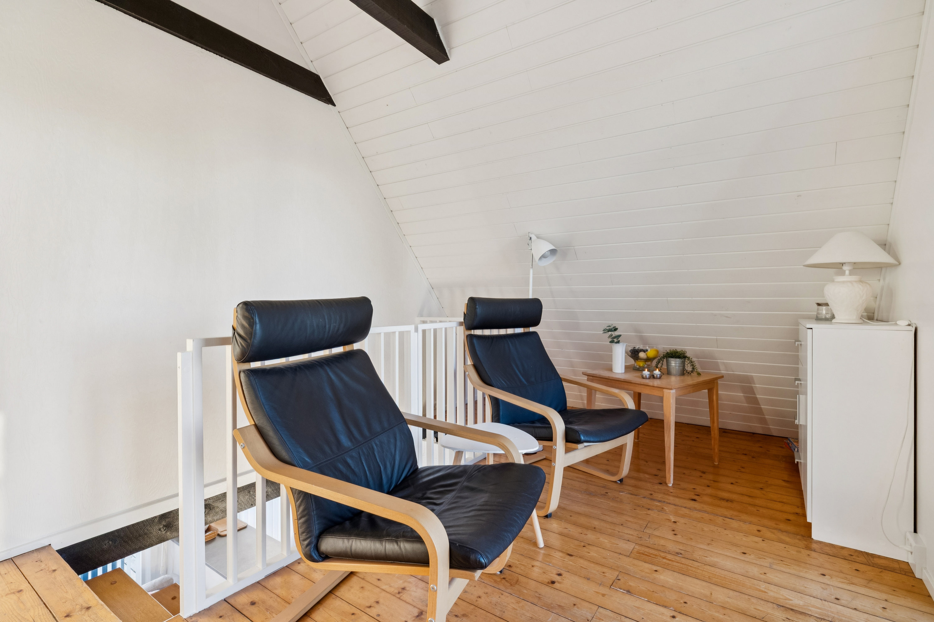 Fremhævet stue billede i fuldskærmstilstand. Billede af Møllevænget 5, Øster Hurup, 9560 Hadsund