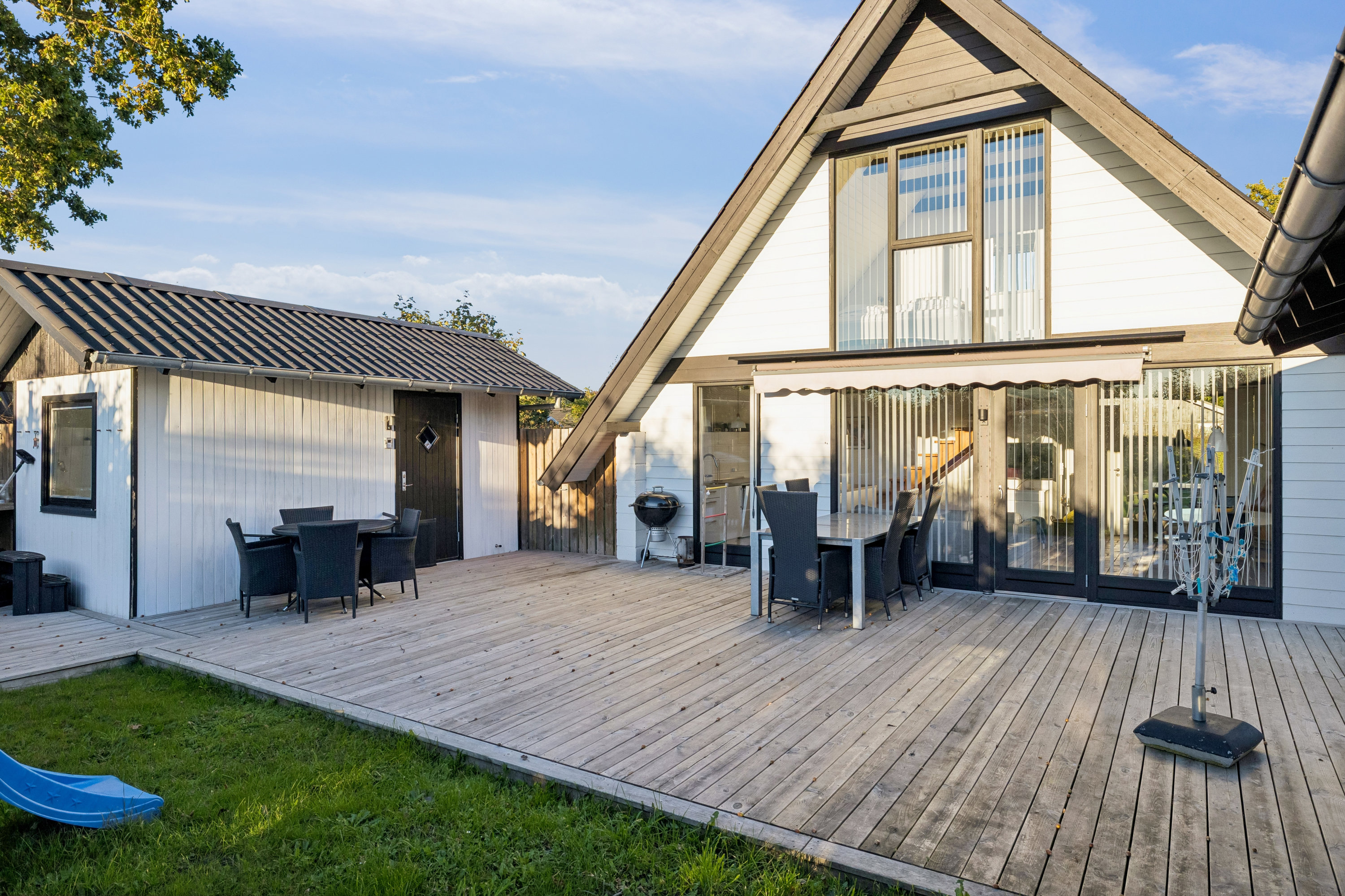 Fremhævet terrasse billede i fuldskærmstilstand. Billede af Møllevænget 5, Øster Hurup, 9560 Hadsund
