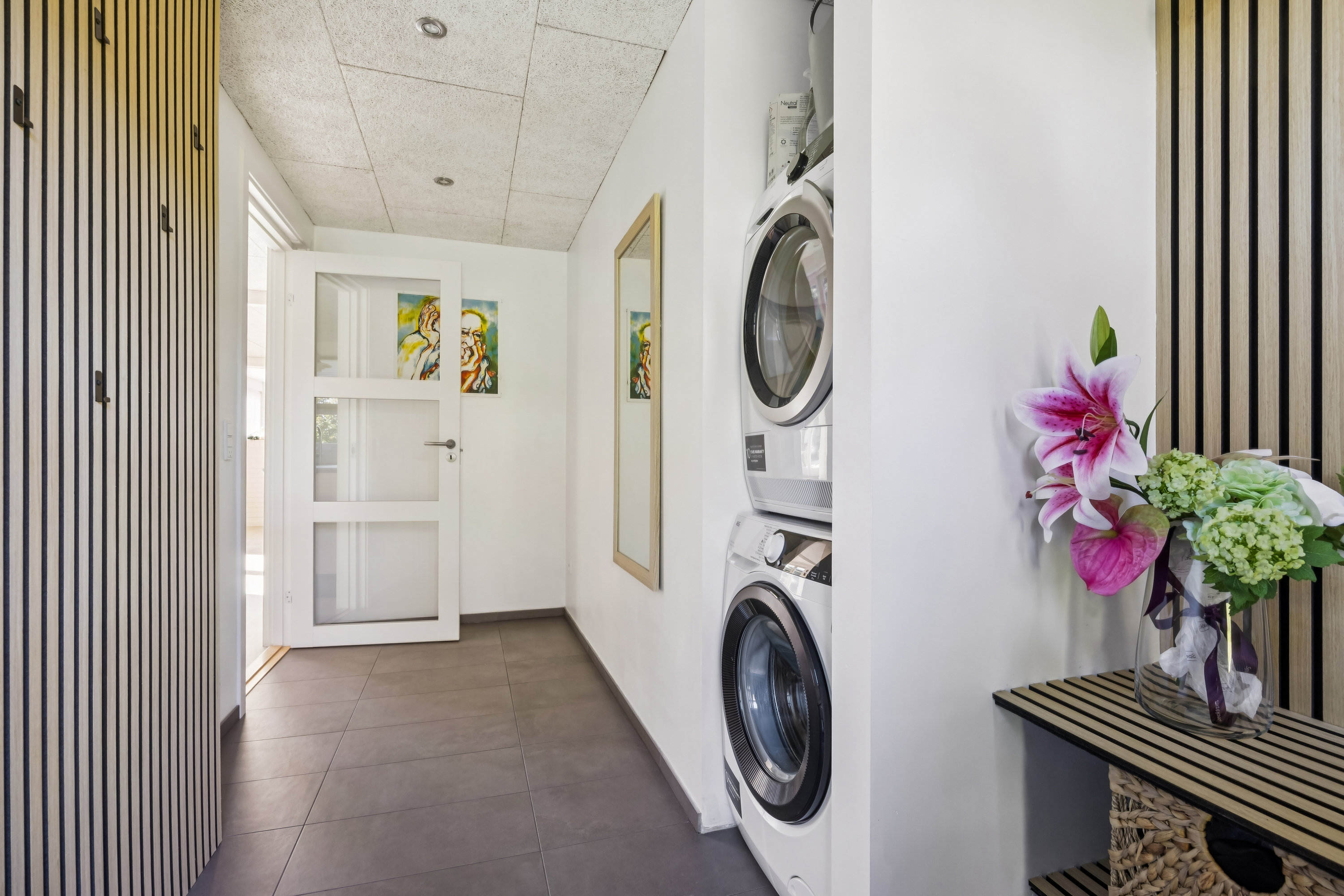 Fremhævet entre/bryggers billede i fuldskærmstilstand. Billede af Groben 12, Vester Hassing, 9310 Vodskov