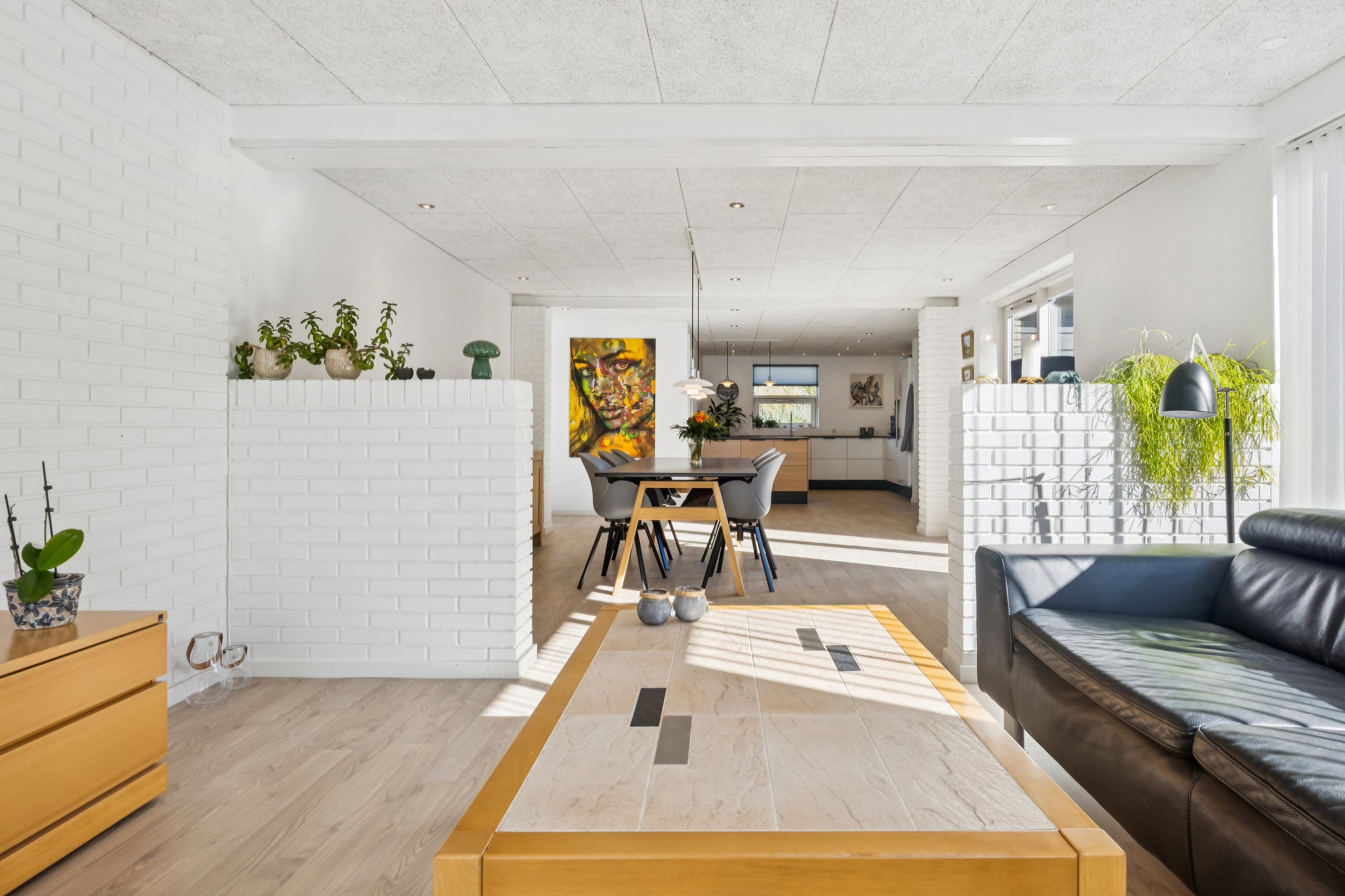 Fremhævet stue billede i fuldskærmstilstand. Billede af Groben 12, Vester Hassing, 9310 Vodskov