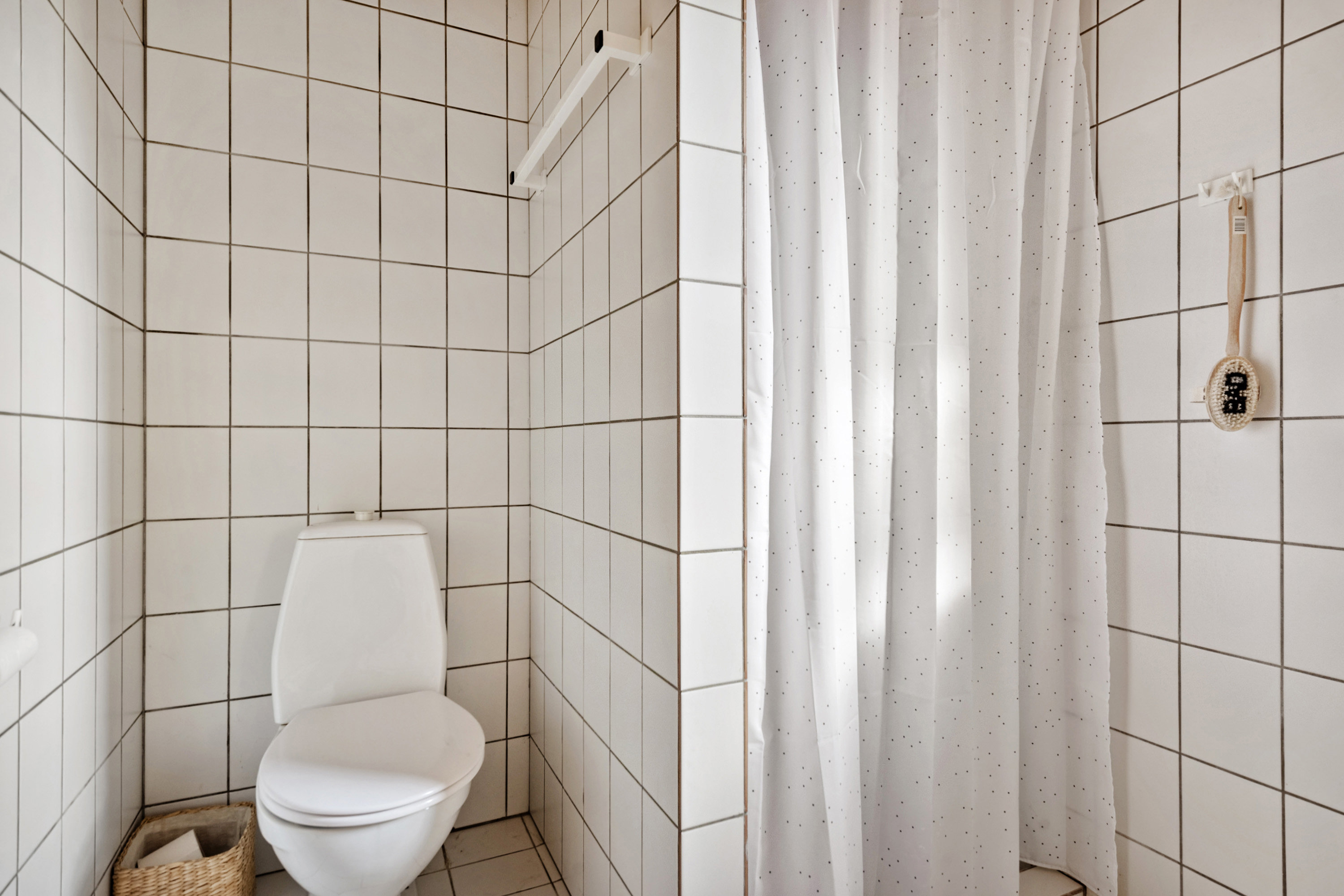 Fremhævet toilet billede i fuldskærmstilstand. Billede af Gersdorffsgade 14, 8300 Odder