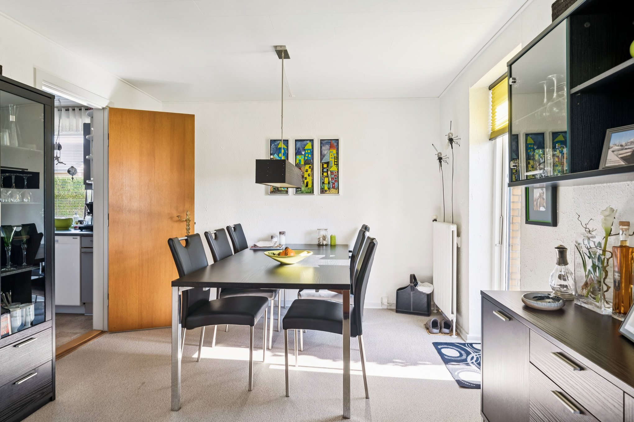 Fremhævet stue billede i fuldskærmstilstand. Billede af Stubvangen 23, 8920 Randers NV