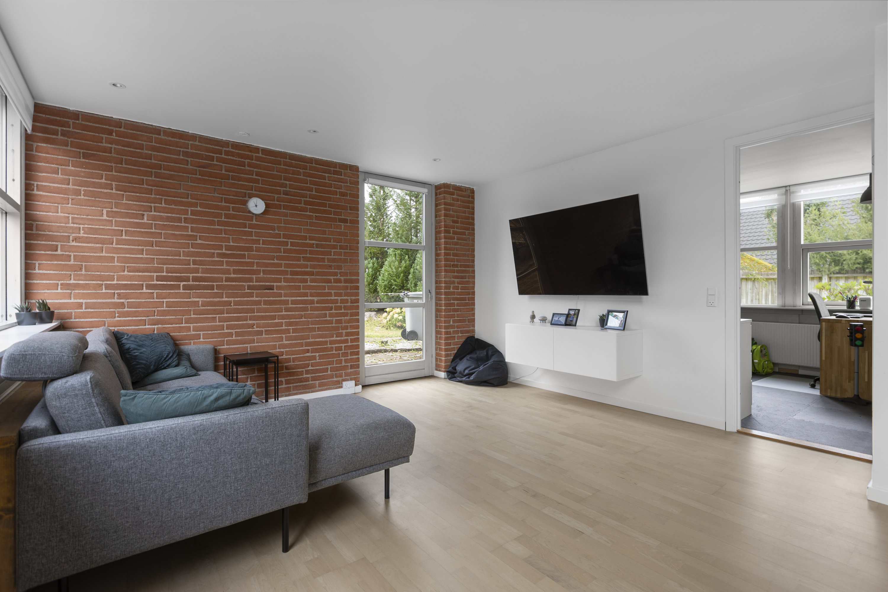 Fremhævet stue billede i fuldskærmstilstand. Billede af Finlandsvej 13, 4180 Sorø