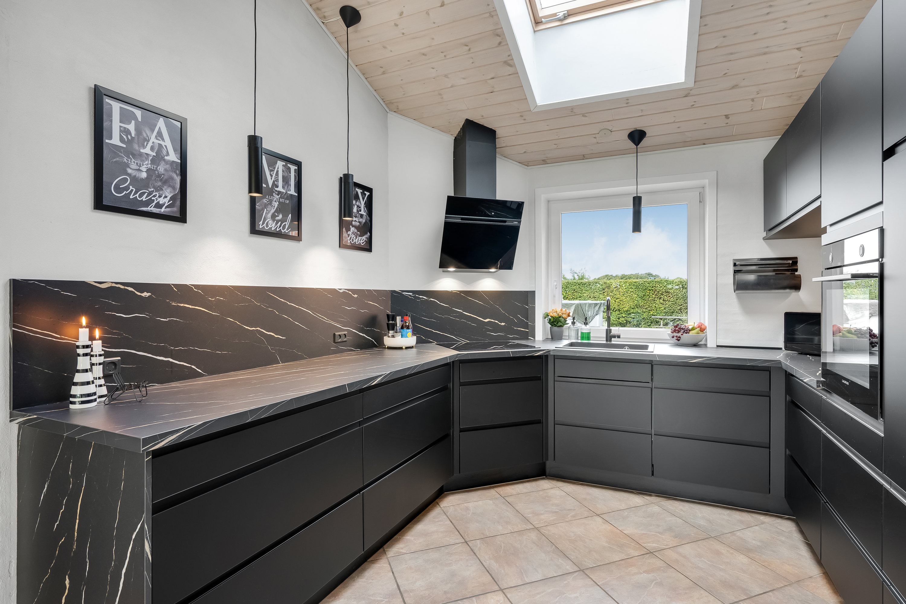 Fremhævet køkken billede i fuldskærmstilstand. Billede af Østerbyvej 2F, Abild, 6270 Tønder