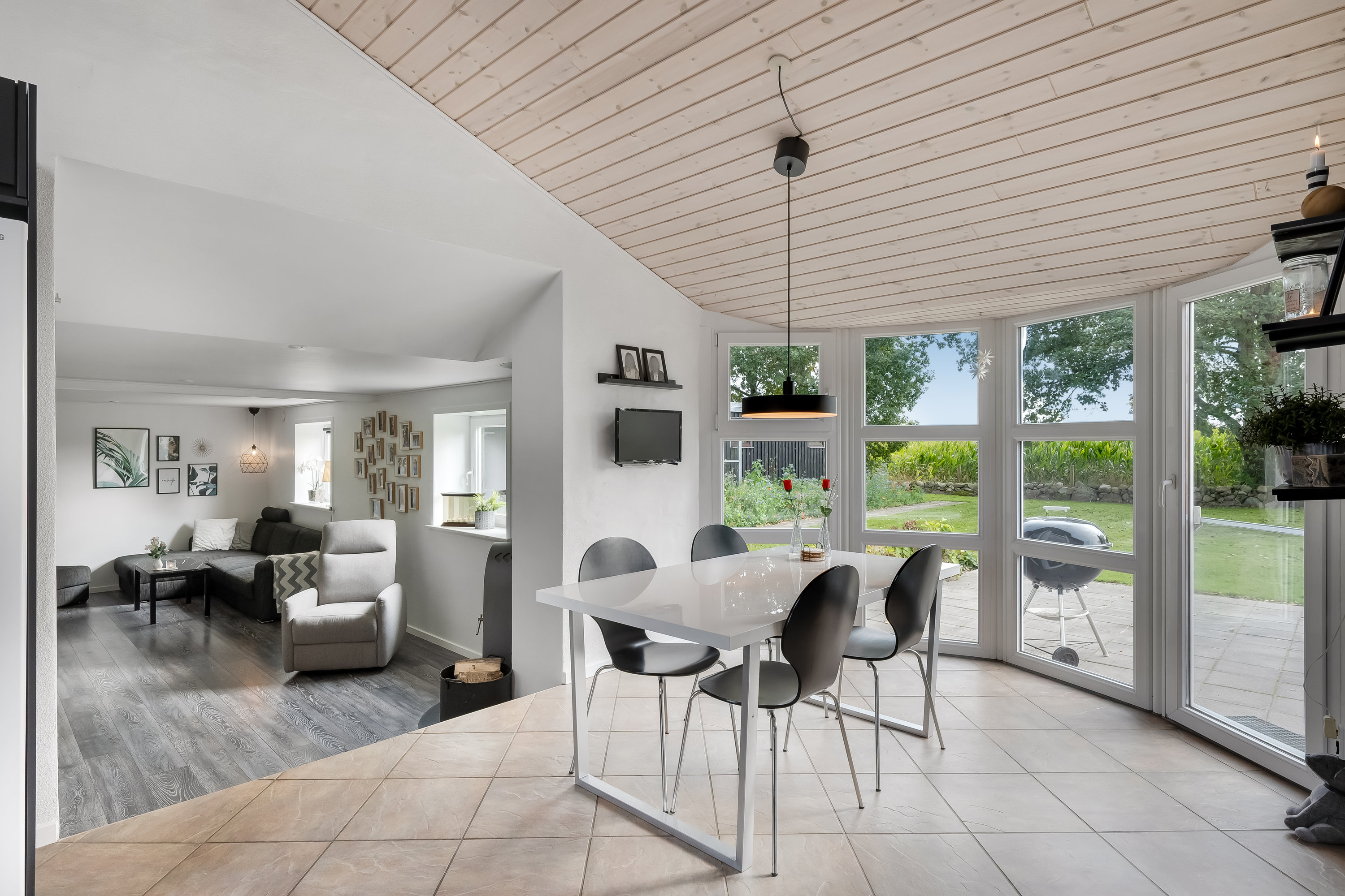 Fremhævet stue billede i fuldskærmstilstand. Billede af Østerbyvej 2F, Abild, 6270 Tønder