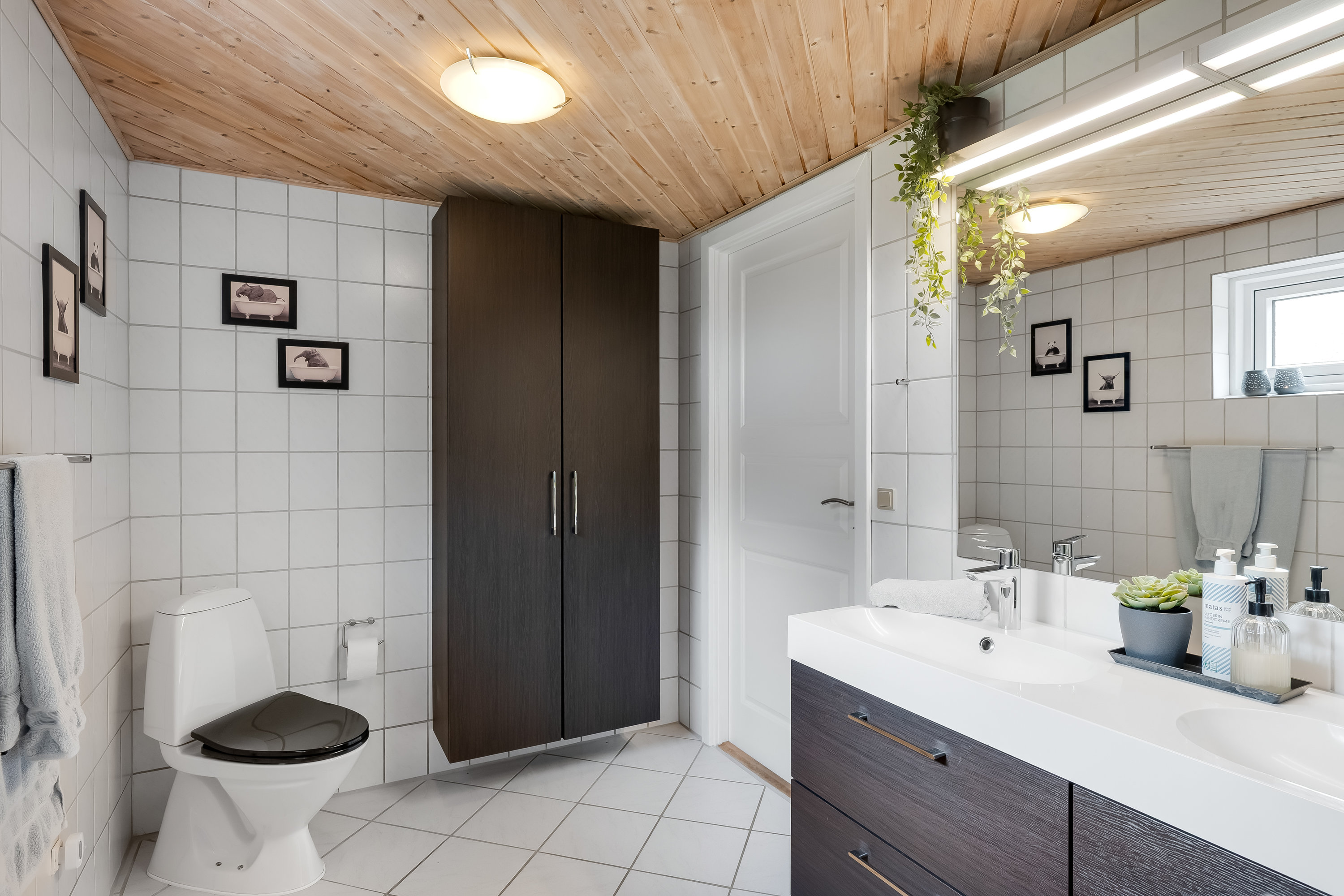 Fremhævet badeværelse billede i fuldskærmstilstand. Billede af Østerbyvej 2F, Abild, 6270 Tønder