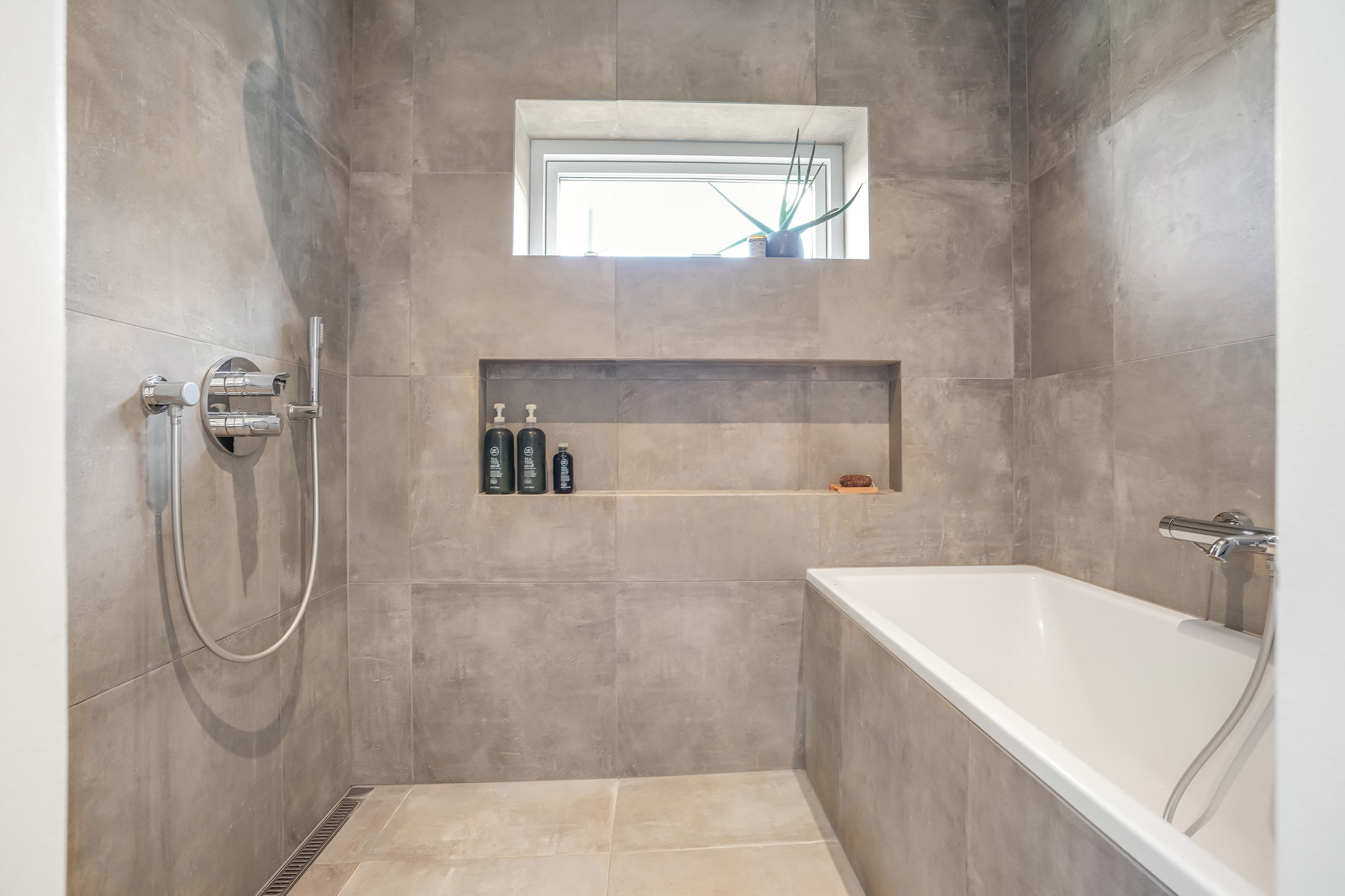 Fremhævet badeværelse billede i fuldskærmstilstand. Billede af Hønseringen 5, 7190 Billund