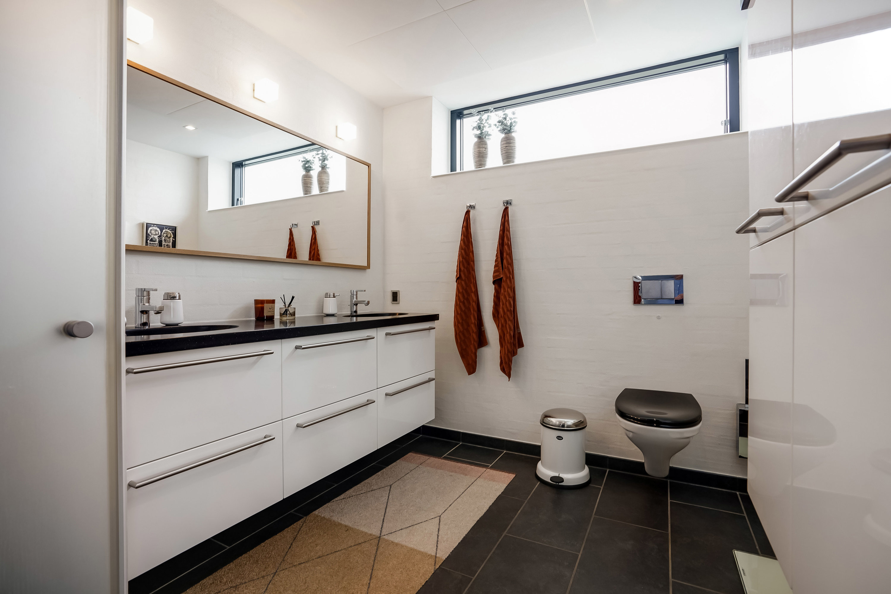 Fremhævet toilet billede i fuldskærmstilstand. Billede af Engsøparken 203, 7200 Grindsted