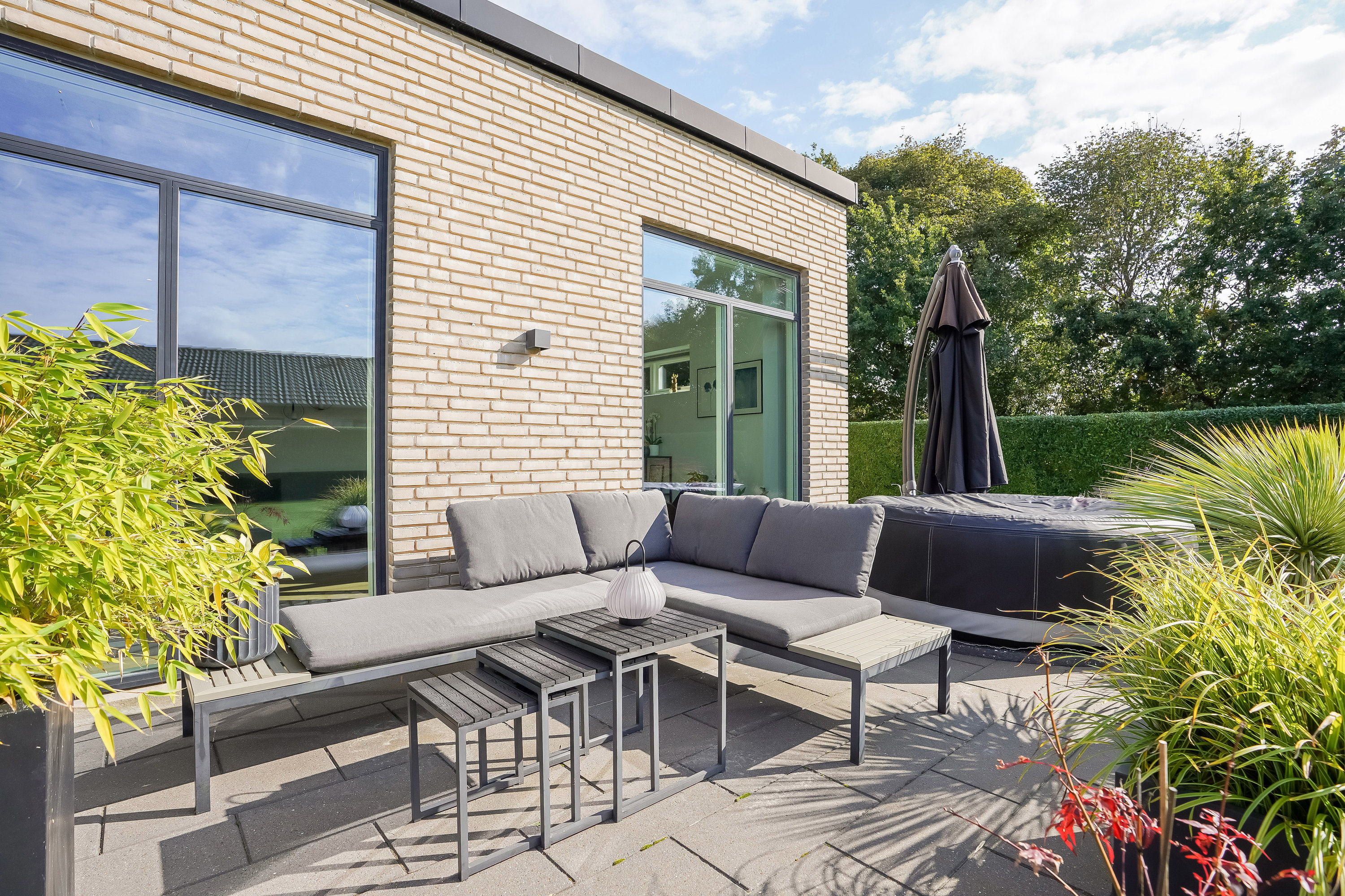 Fremhævet terrasse billede i fuldskærmstilstand. Billede af Hønseringen 5, 7190 Billund