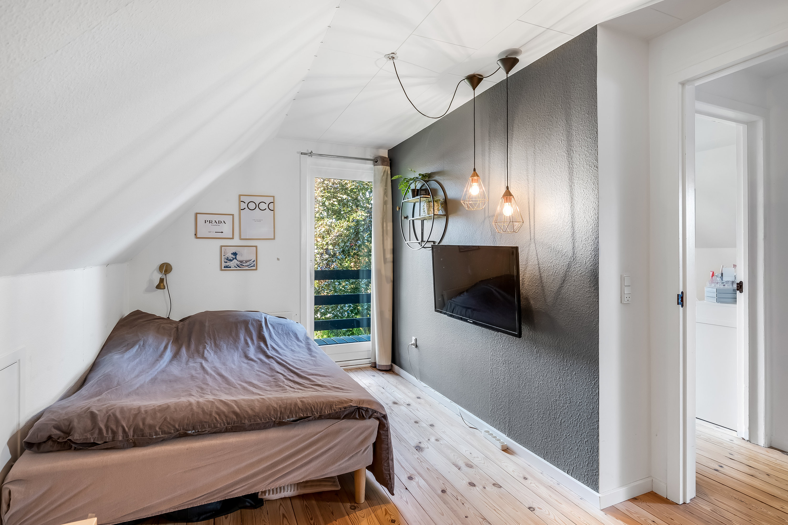 Fremhævet soveværelse billede i fuldskærmstilstand. Billede af Elmegårdsvej 17, Møgeltønder, 6270 Tønder