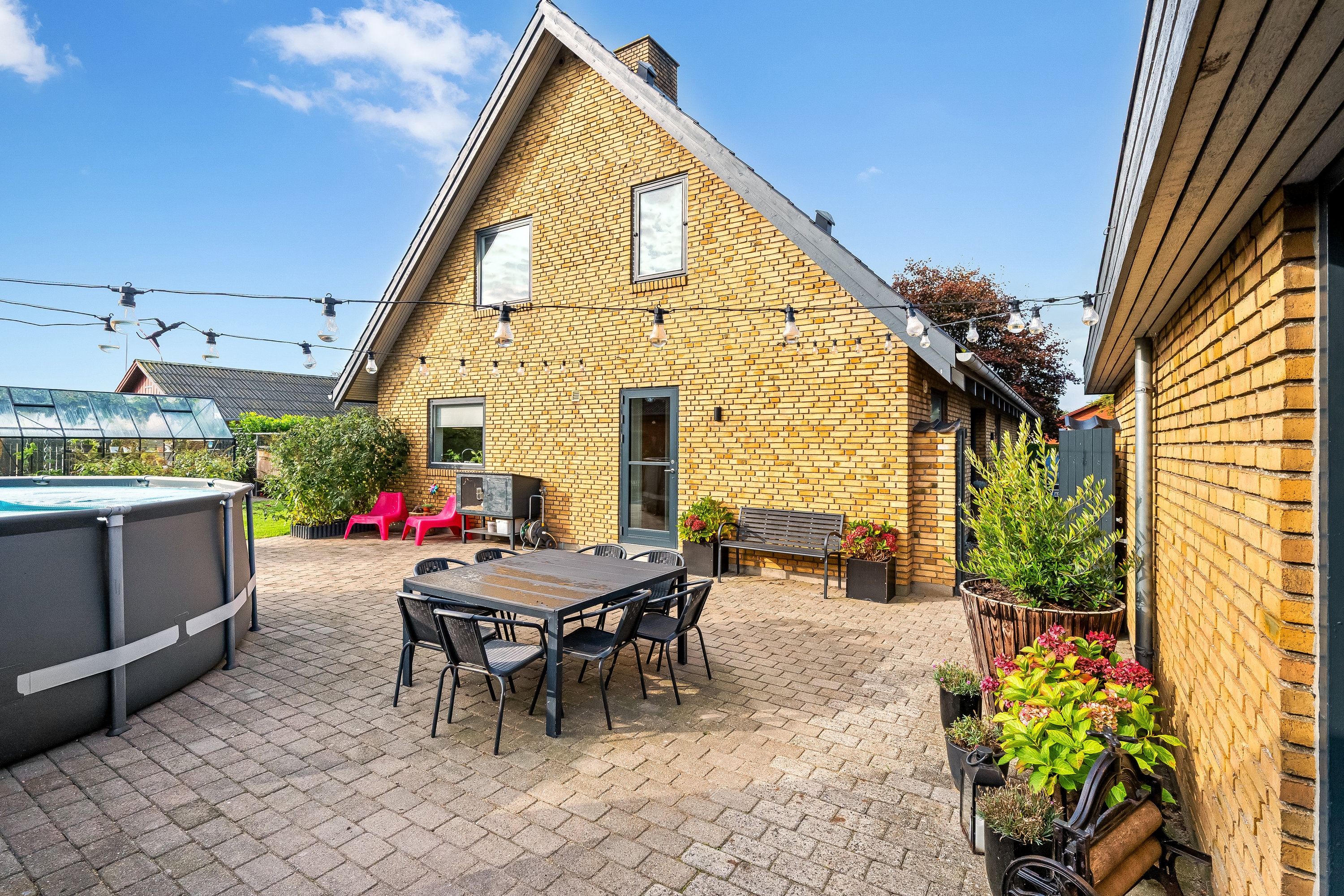 Fremhævet terrasse billede i fuldskærmstilstand. Billede af Elmegårdsvej 17, Møgeltønder, 6270 Tønder