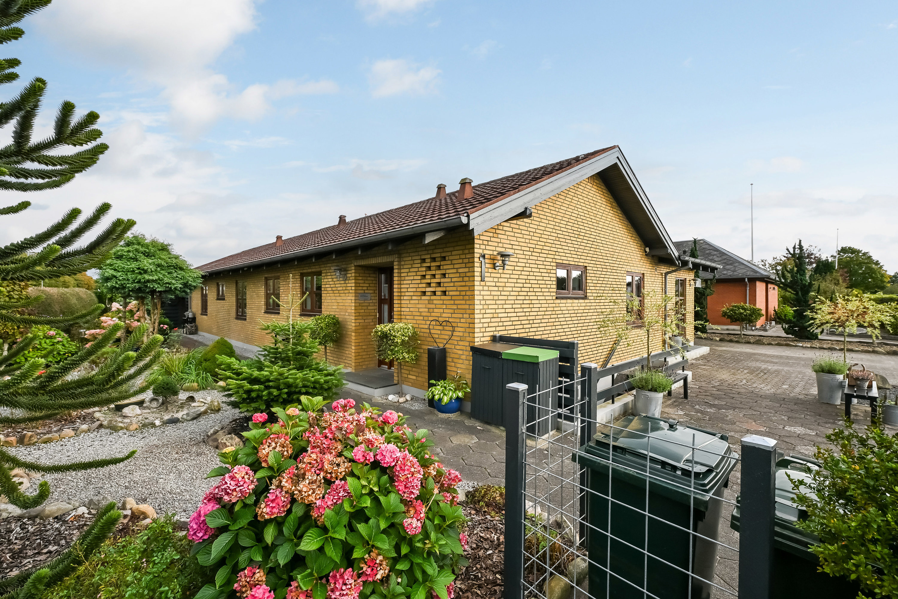 Fremhævet ejendommen billede i fuldskærmstilstand. Billede af Ahornvej 1, 7200 Grindsted