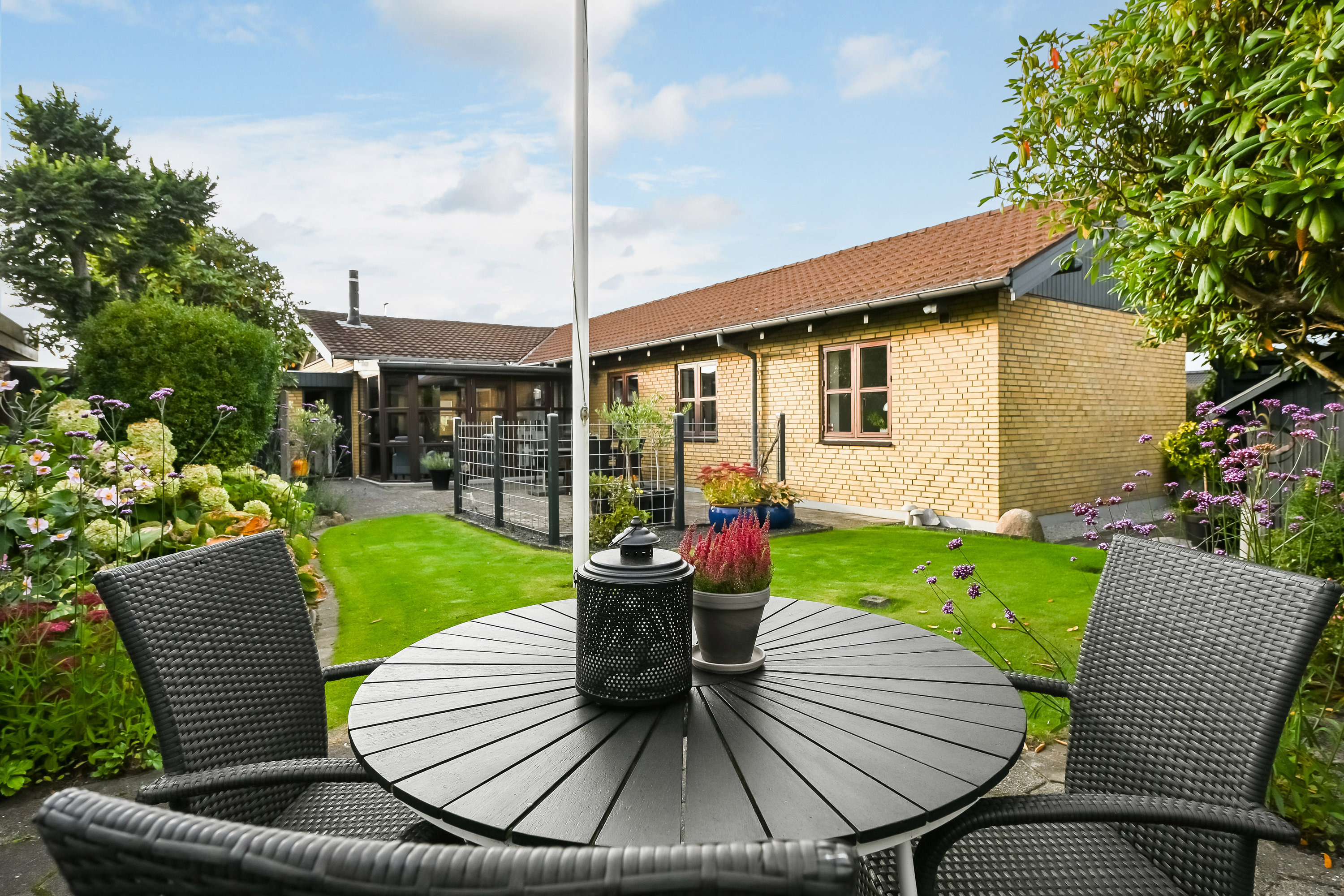 Miniaturebillede 1: terrasse. Billede af Ahornvej 1, 7200 Grindsted