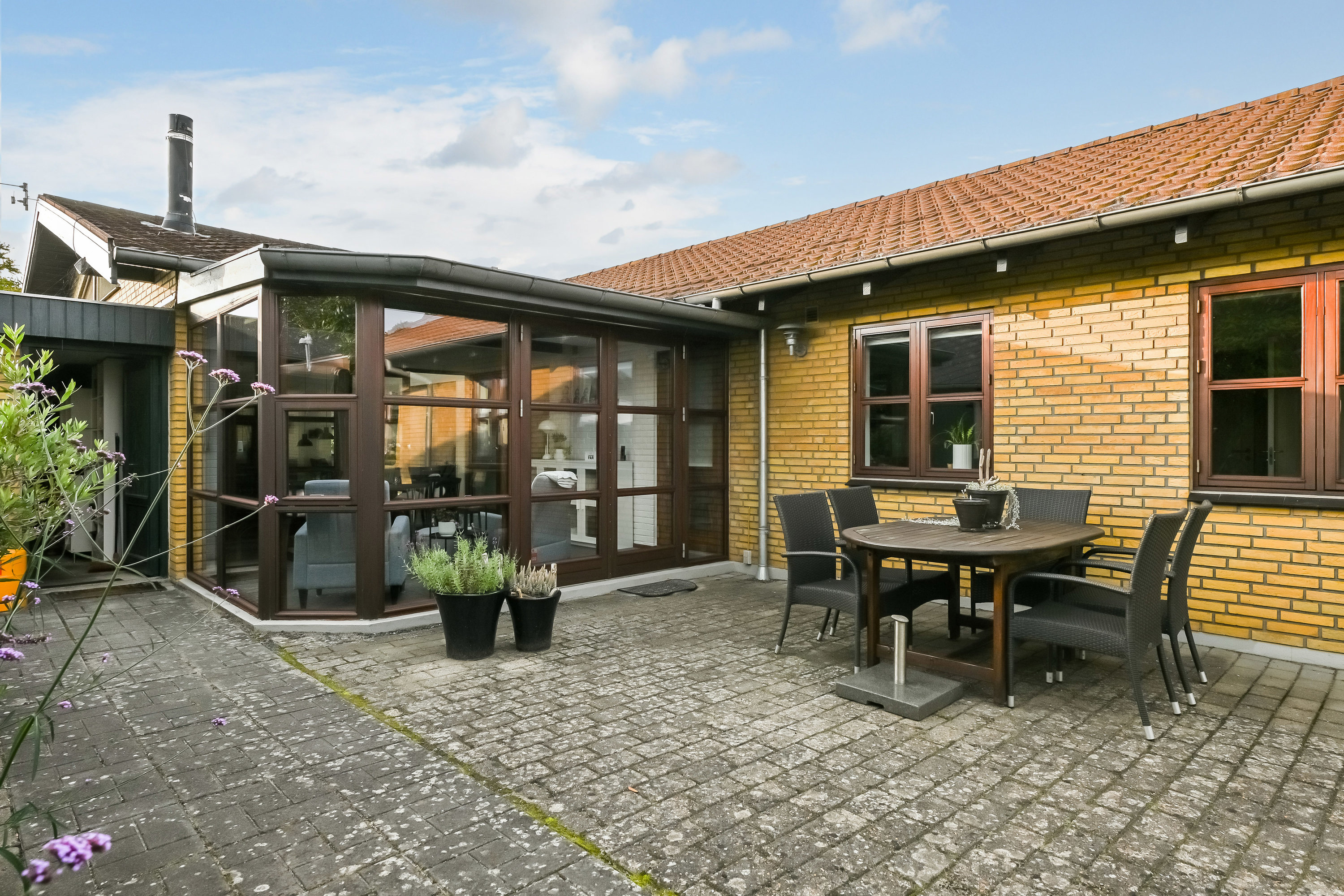 Fremhævet terrasse billede i fuldskærmstilstand. Billede af Ahornvej 1, 7200 Grindsted