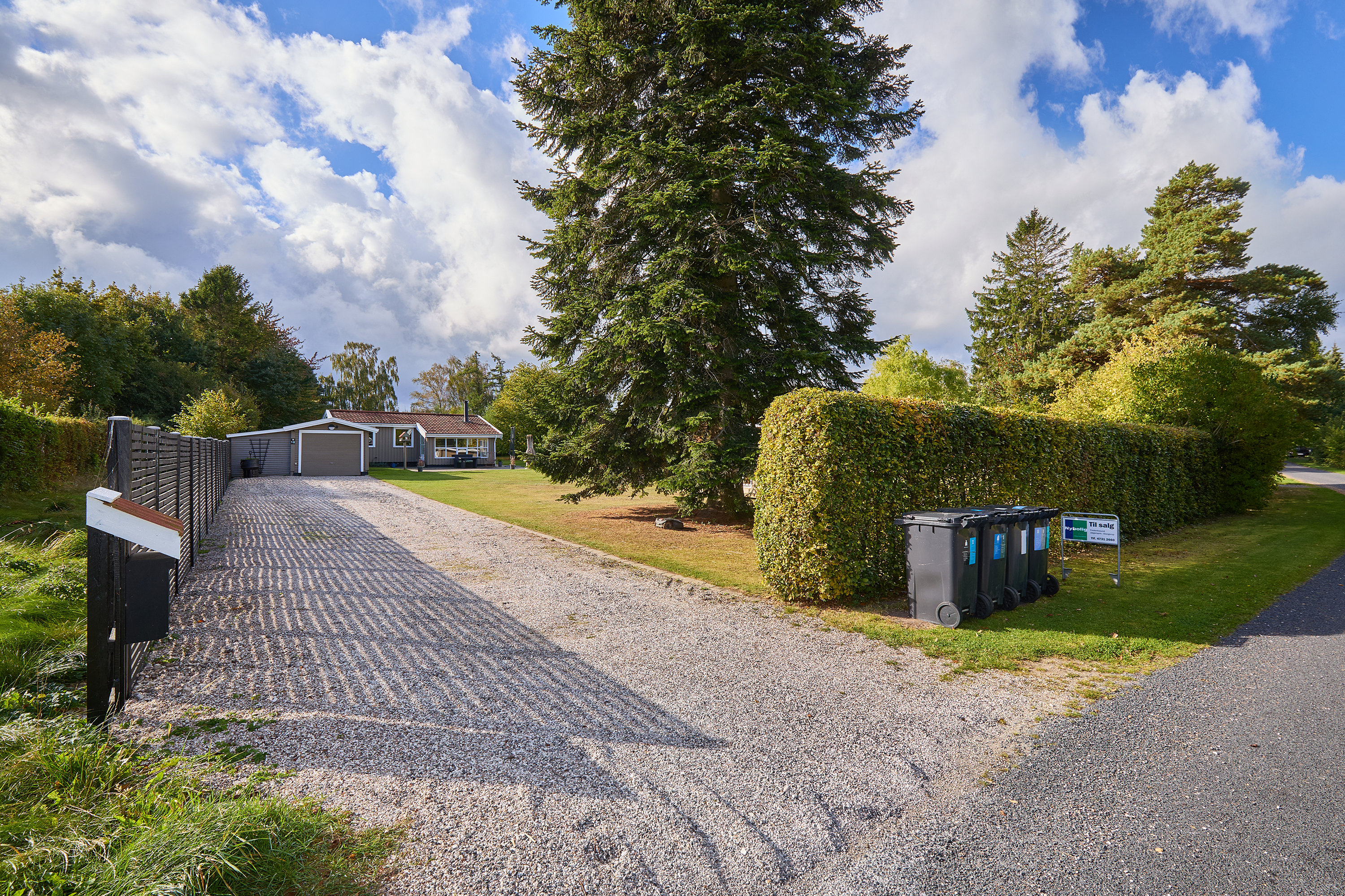 Fremhævet indkørsel billede i fuldskærmstilstand. Billede af Strandbovej 18, Landerslev Strand, 3630 Jægerspris