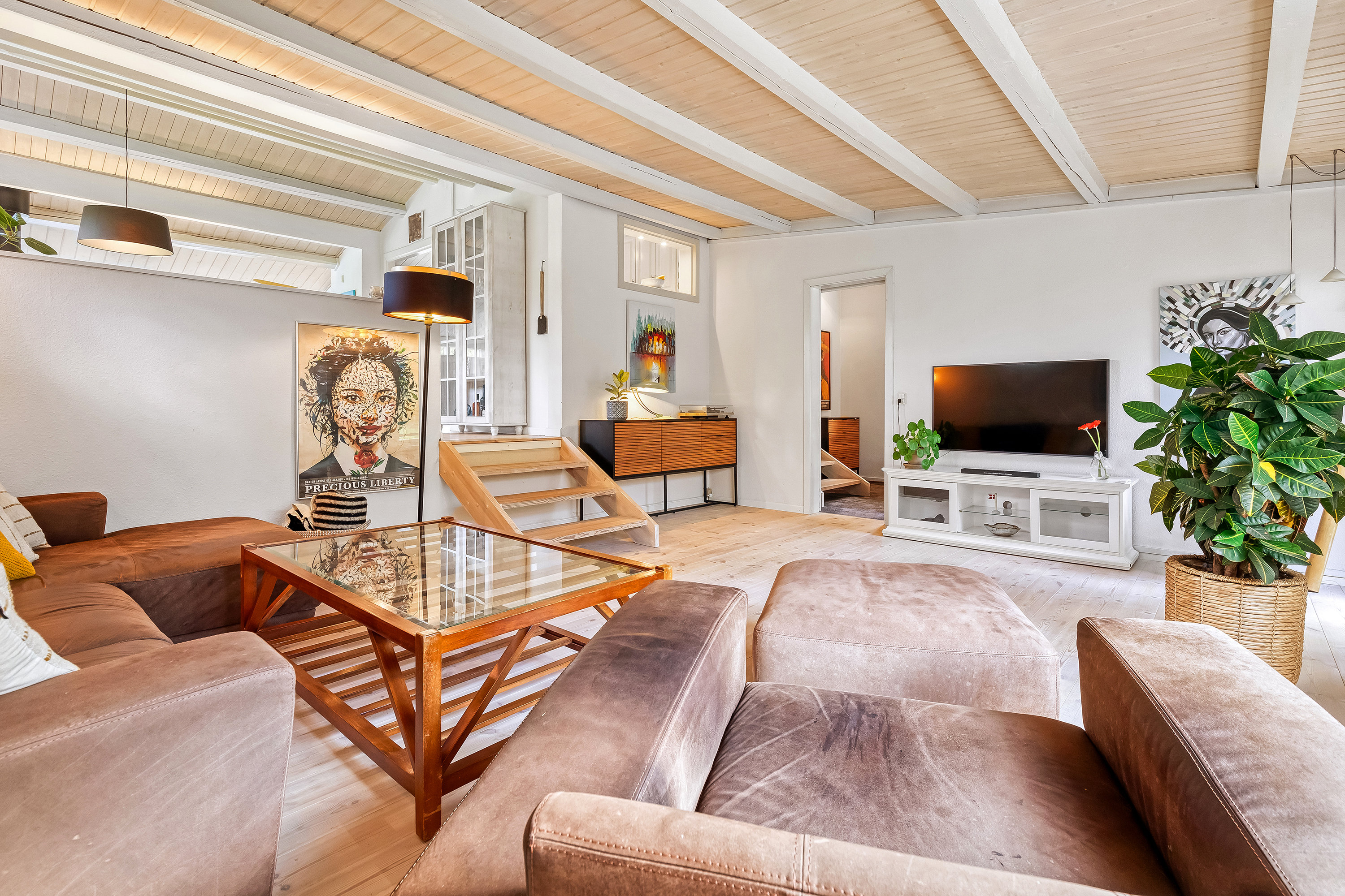 Fremhævet stue billede i fuldskærmstilstand. Billede af Strandbovej 18, Landerslev Strand, 3630 Jægerspris