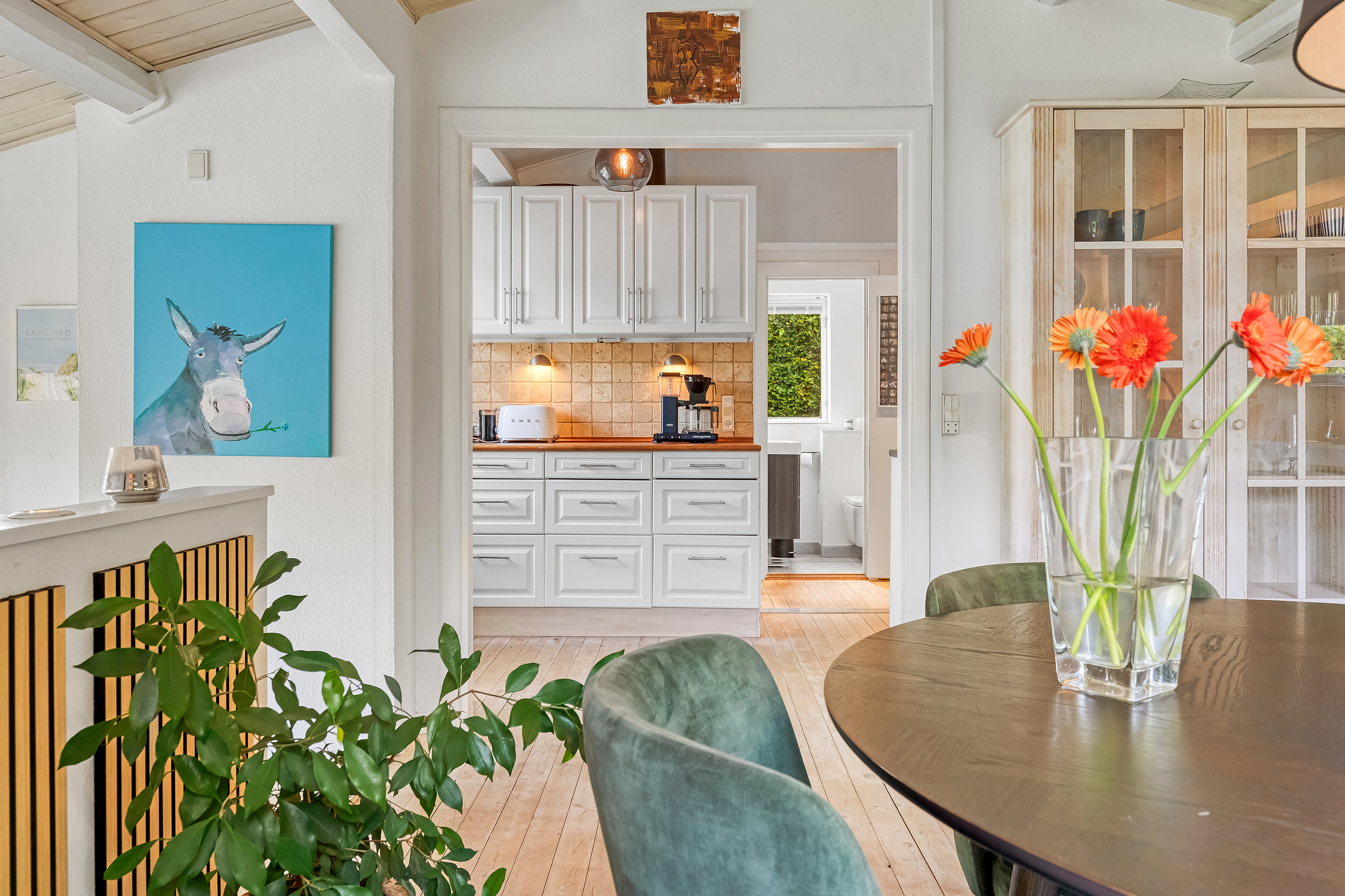 Fremhævet alrum billede i fuldskærmstilstand. Billede af Strandbovej 18, Landerslev Strand, 3630 Jægerspris