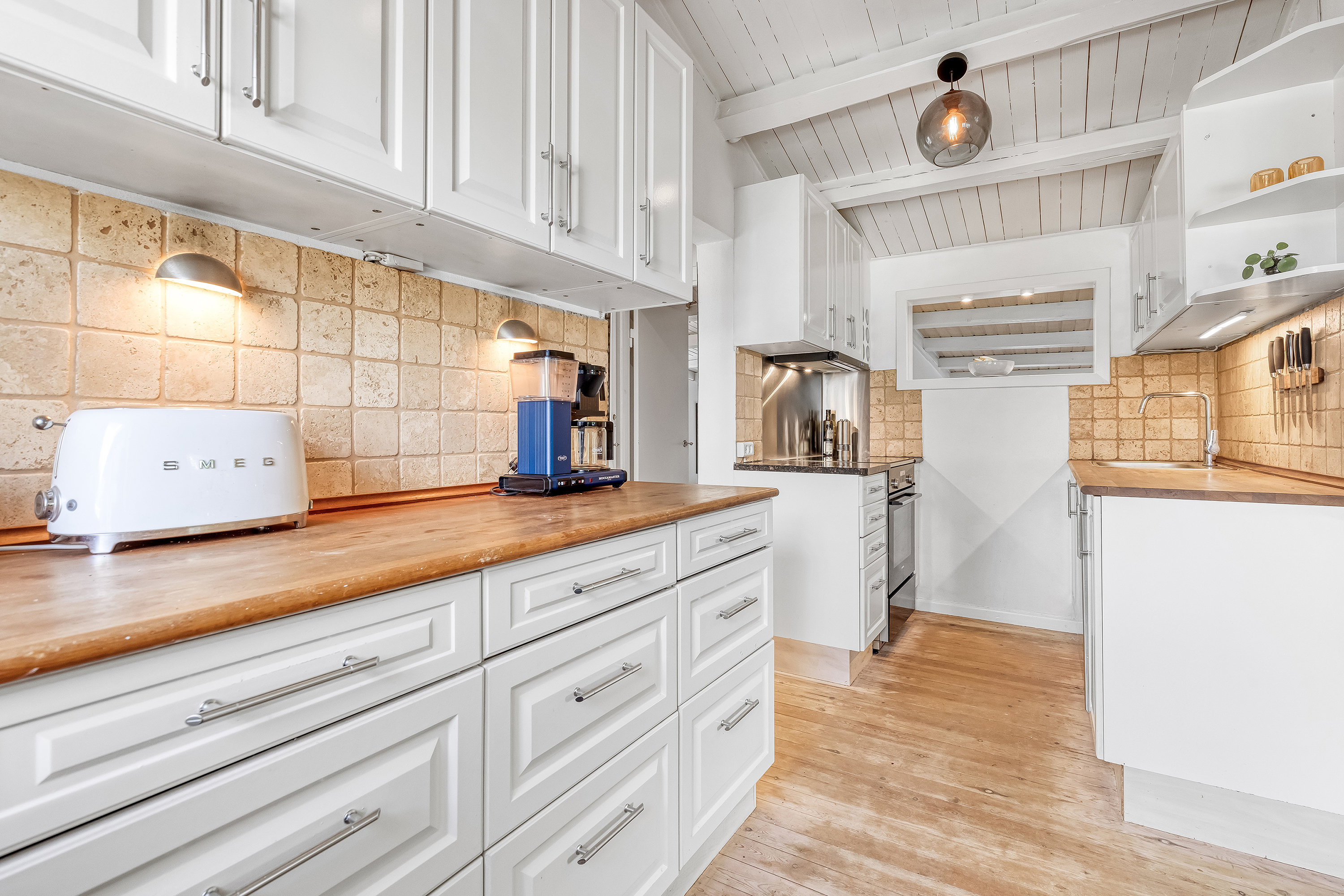 Fremhævet køkken billede i fuldskærmstilstand. Billede af Strandbovej 18, Landerslev Strand, 3630 Jægerspris