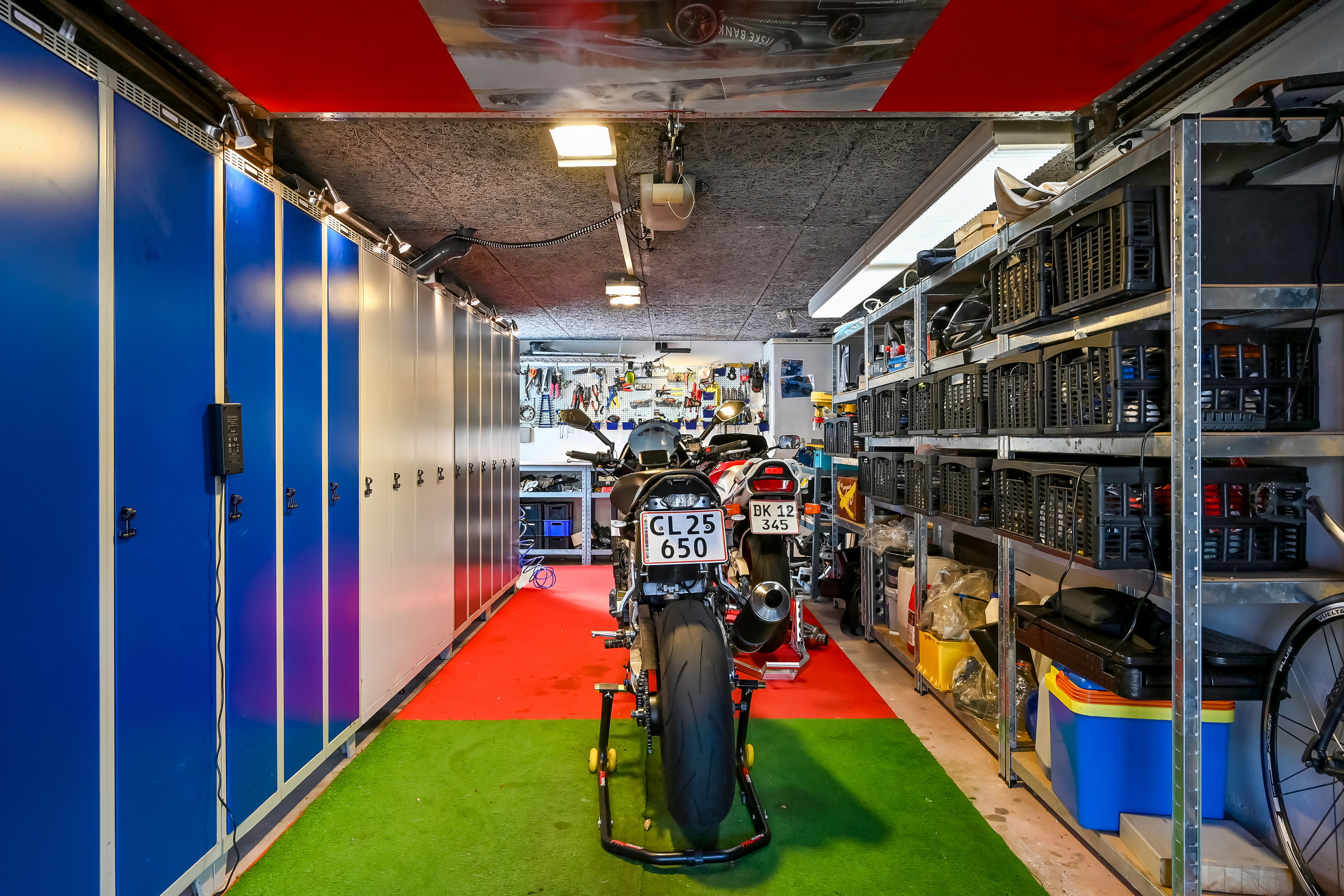 Fremhævet garage billede i fuldskærmstilstand. Billede af Bytoften 95, Tjørring, 7400 Herning