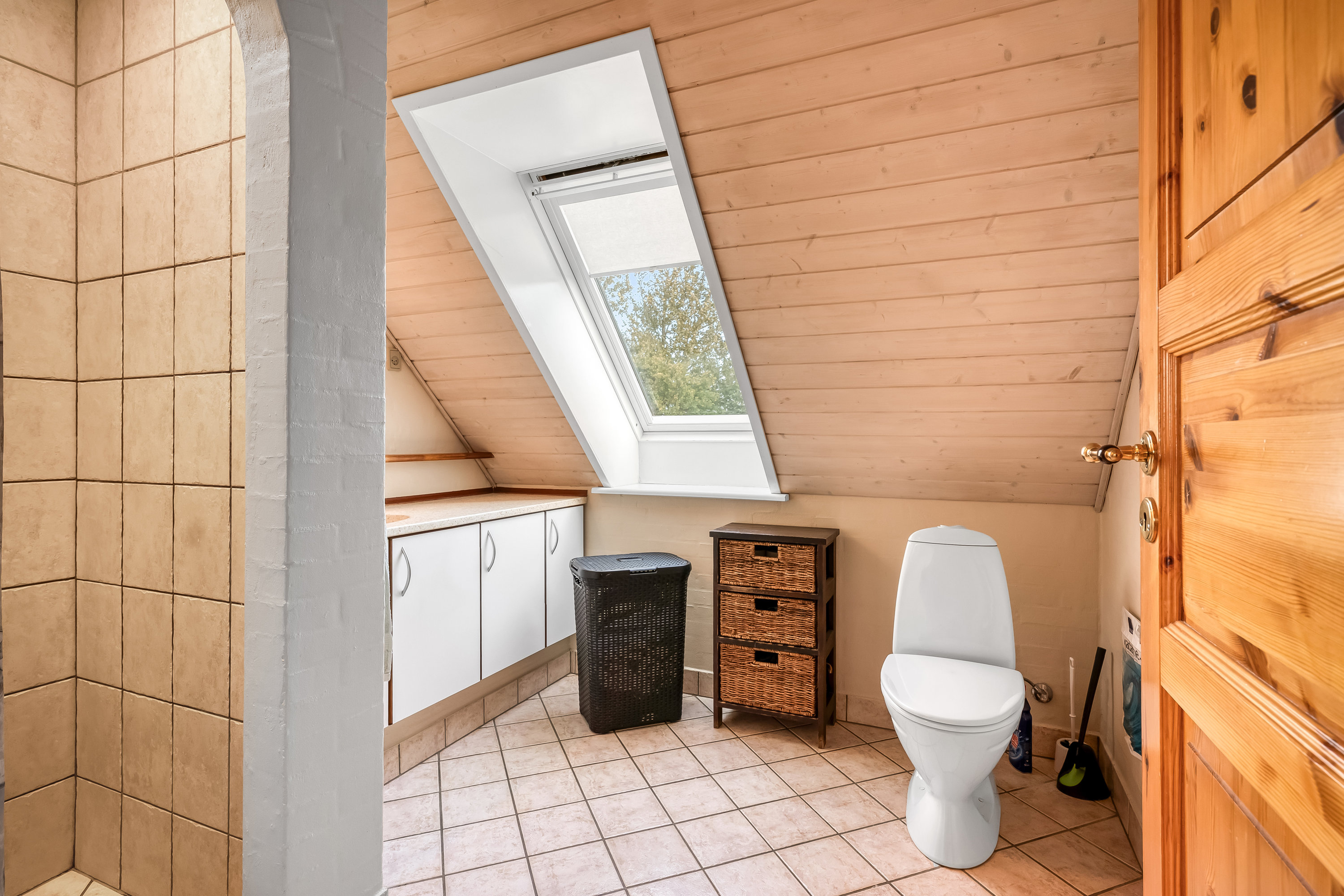 Fremhævet badeværelse billede i fuldskærmstilstand. Billede af Gudumvej 73, Gudum, 7620 Lemvig