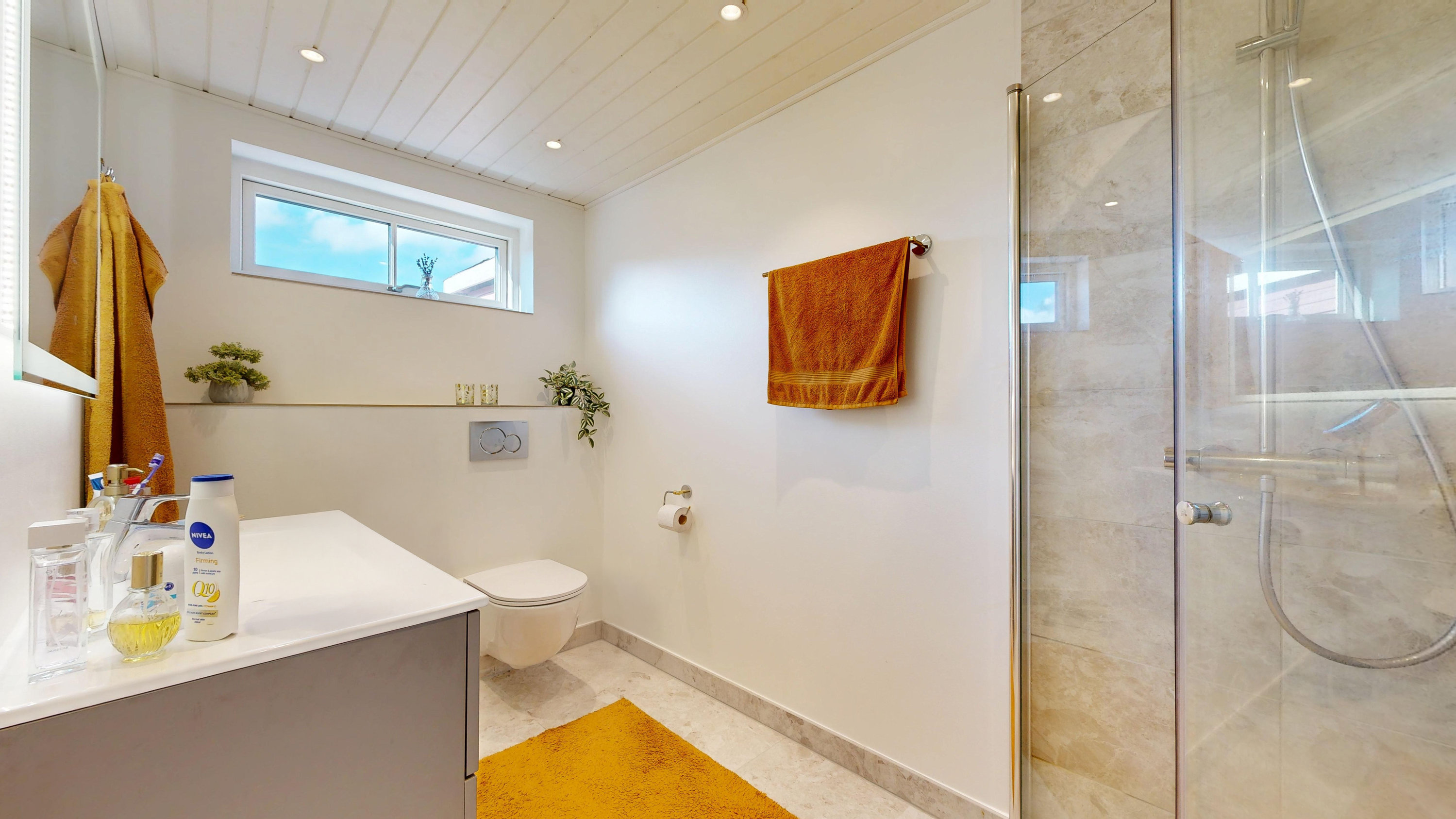 Fremhævet badeværelse billede i fuldskærmstilstand. Billede af Elme Allé 22, 8600 Silkeborg