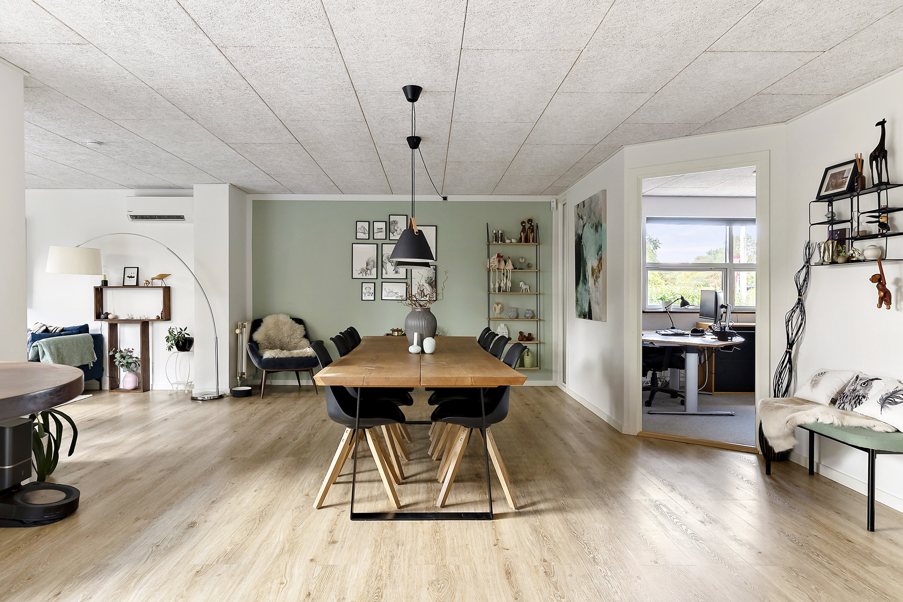 Fremhævet spisekøkken billede i fuldskærmstilstand. Billede af Hirsevænget 1, 8362 Hørning