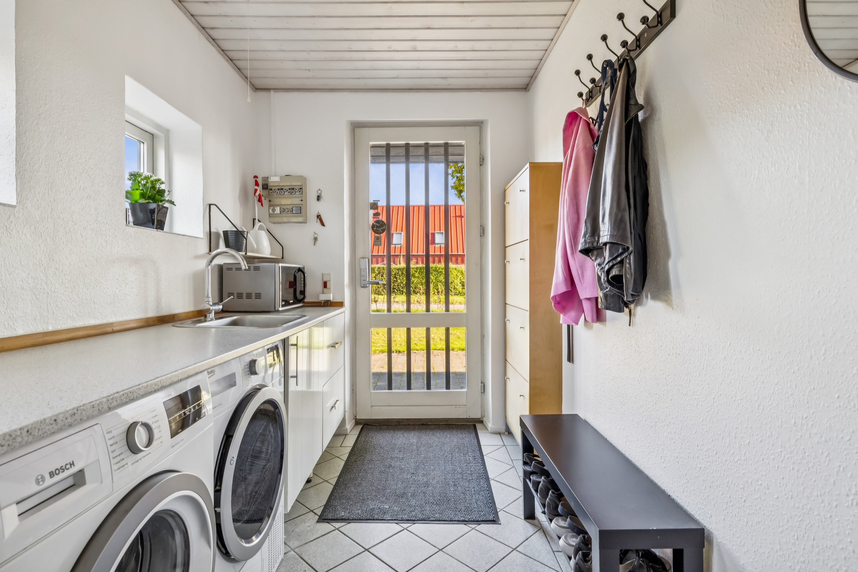 Miniaturebillede 2: entré. Billede af Granhøjen 30, Vrold, 8660 Skanderborg