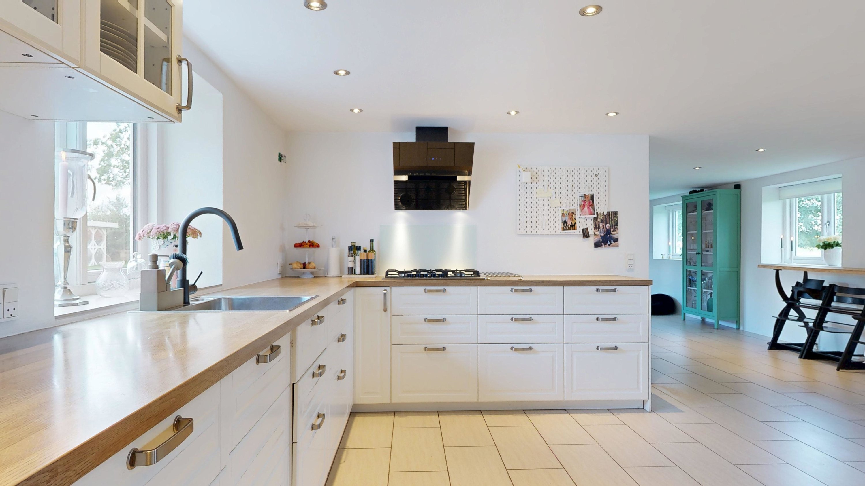 Fremhævet køkken billede i fuldskærmstilstand. Billede af Eriksborgvej 46, Grauballe, 8600 Silkeborg