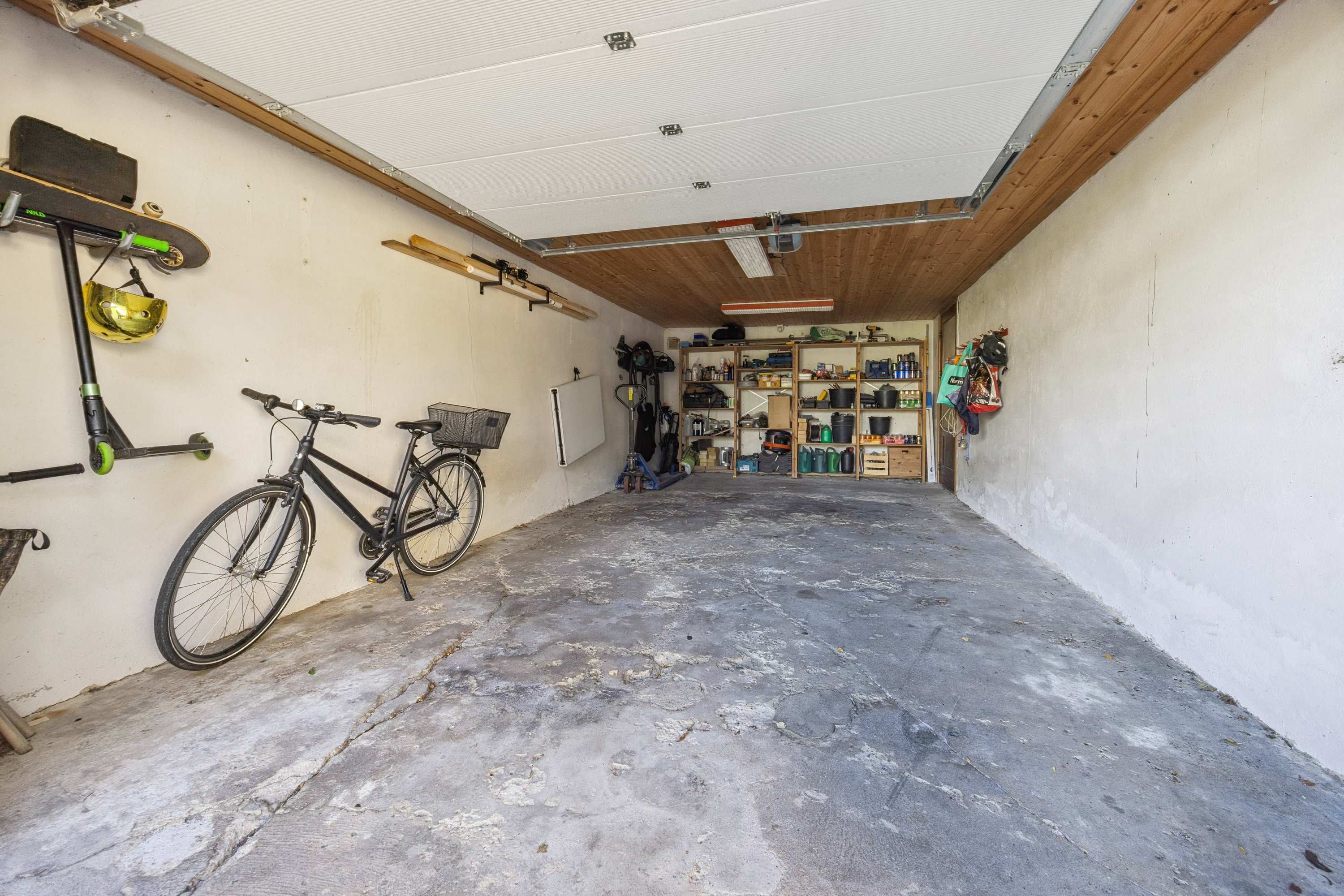 Fremhævet garage billede i fuldskærmstilstand. Billede af Østerhavensvej 3, 9362 Gandrup