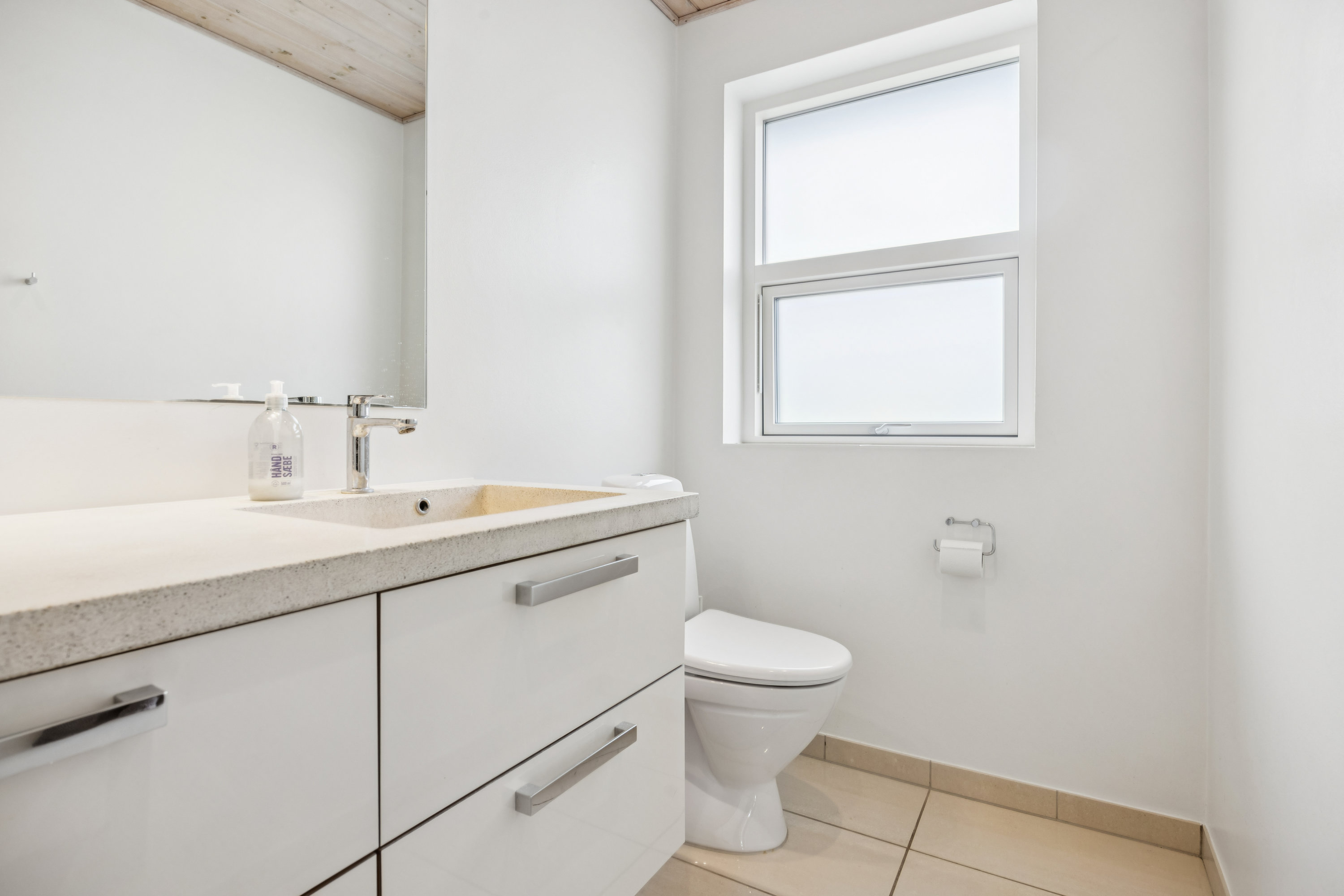 Fremhævet badeværelse billede i fuldskærmstilstand. Billede af Østerhavensvej 3, 9362 Gandrup