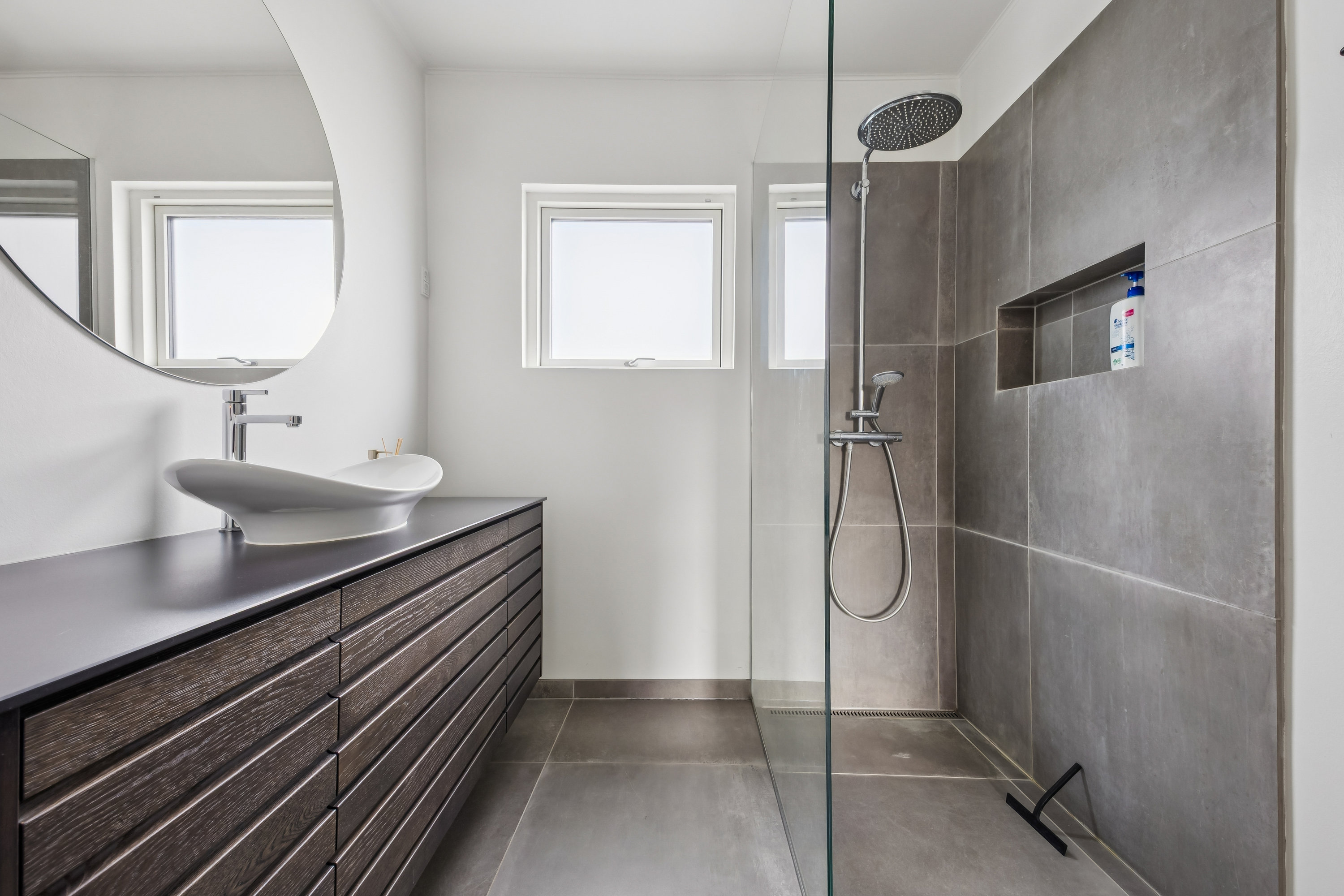 Fremhævet badeværelse billede i fuldskærmstilstand. Billede af Alperosevej 20, 4600 Køge