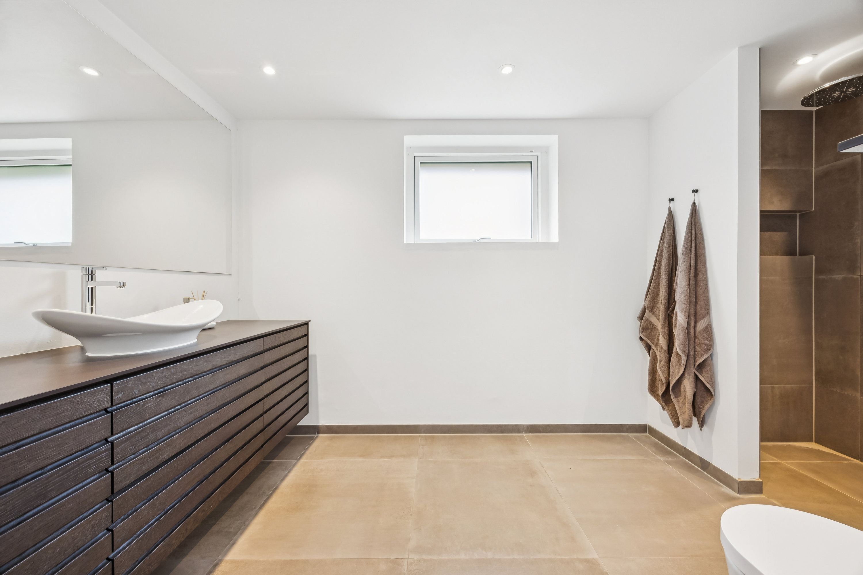 Fremhævet badeværelse billede i fuldskærmstilstand. Billede af Alperosevej 20, 4600 Køge