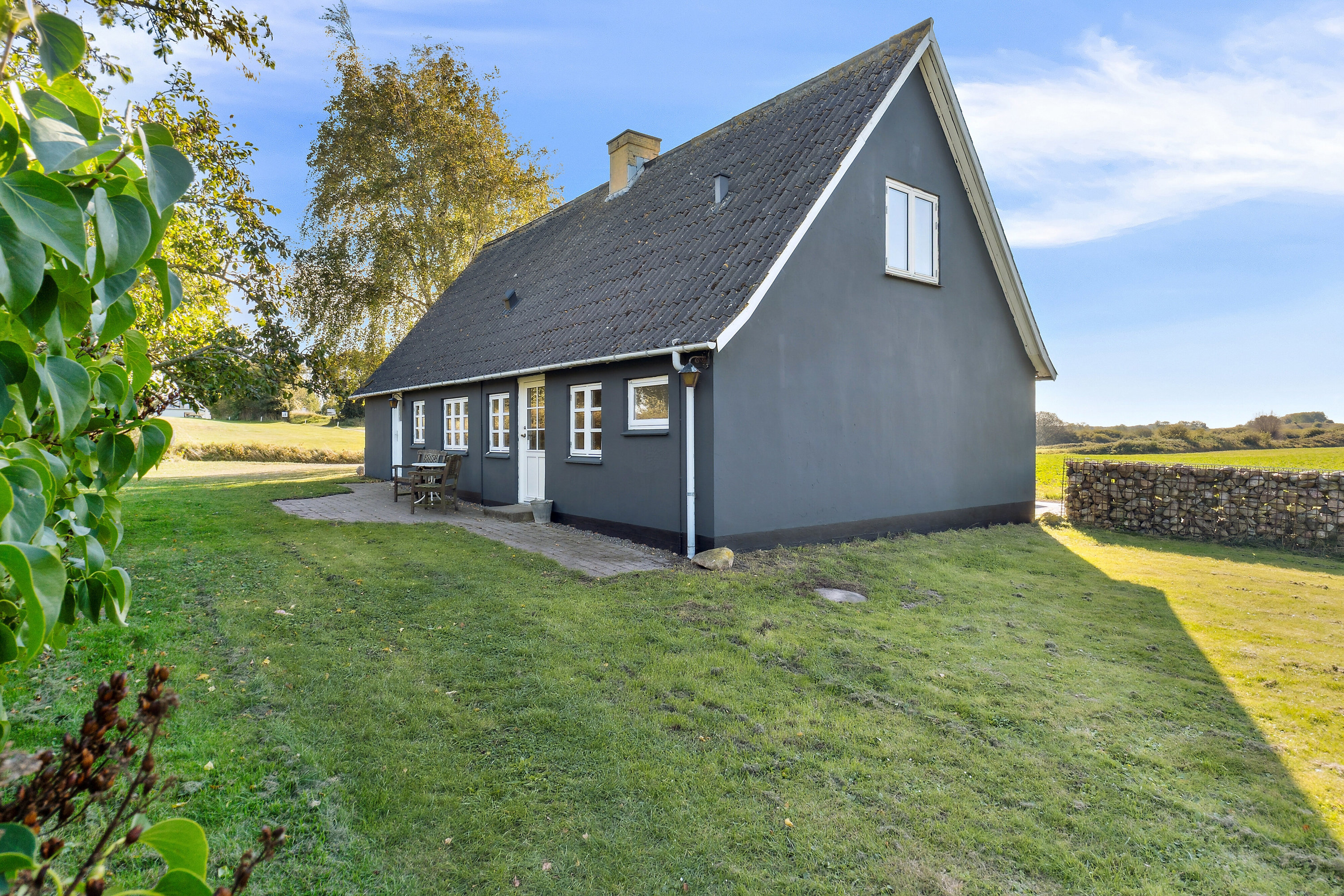 Miniaturebillede 2: set fra haven. Billede af Østerskovvej 37, Østerskov, 5932 Humble