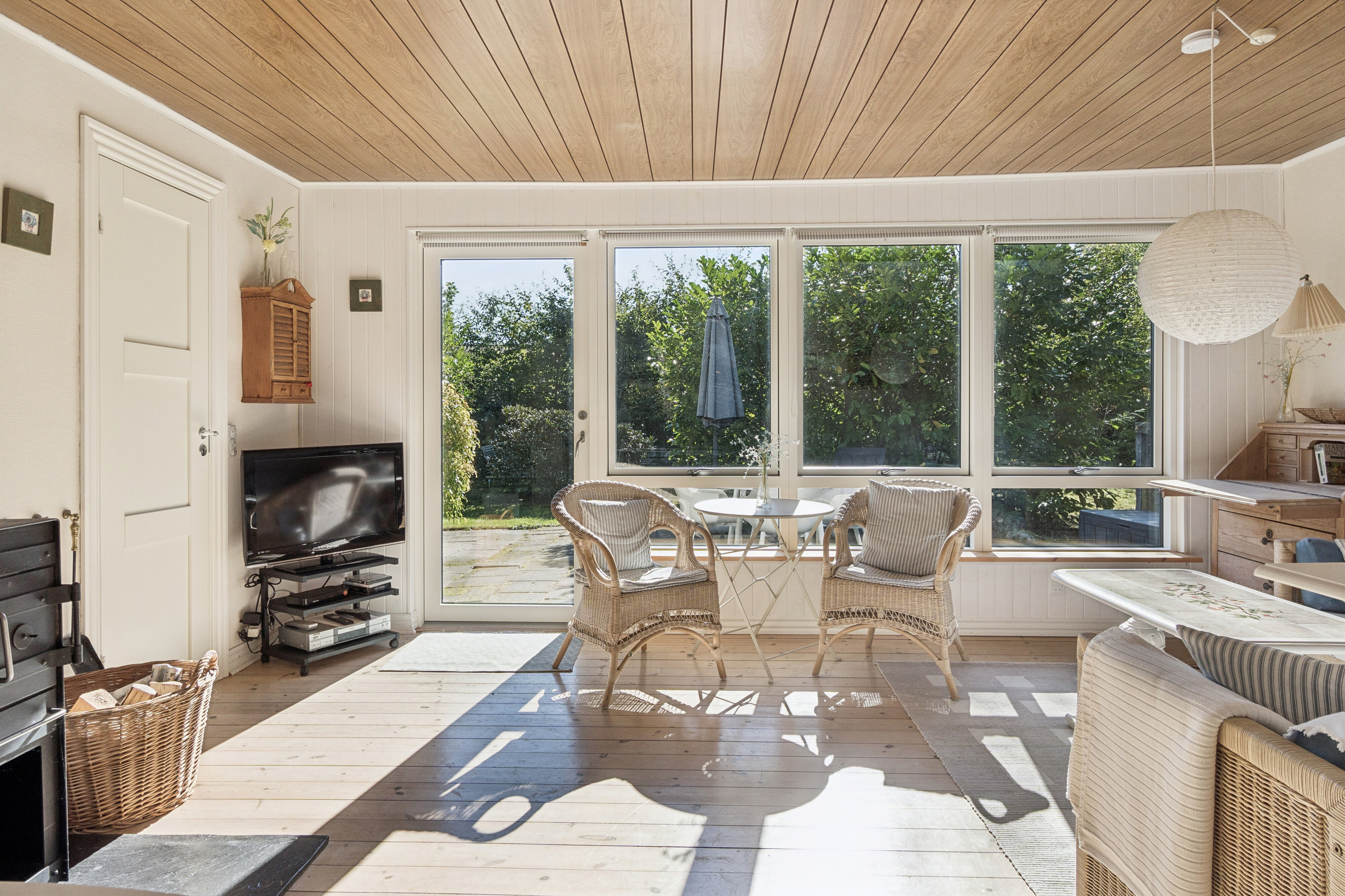 Fremhævet stue billede i fuldskærmstilstand. Billede af Løvevej 3, 4581 Rørvig