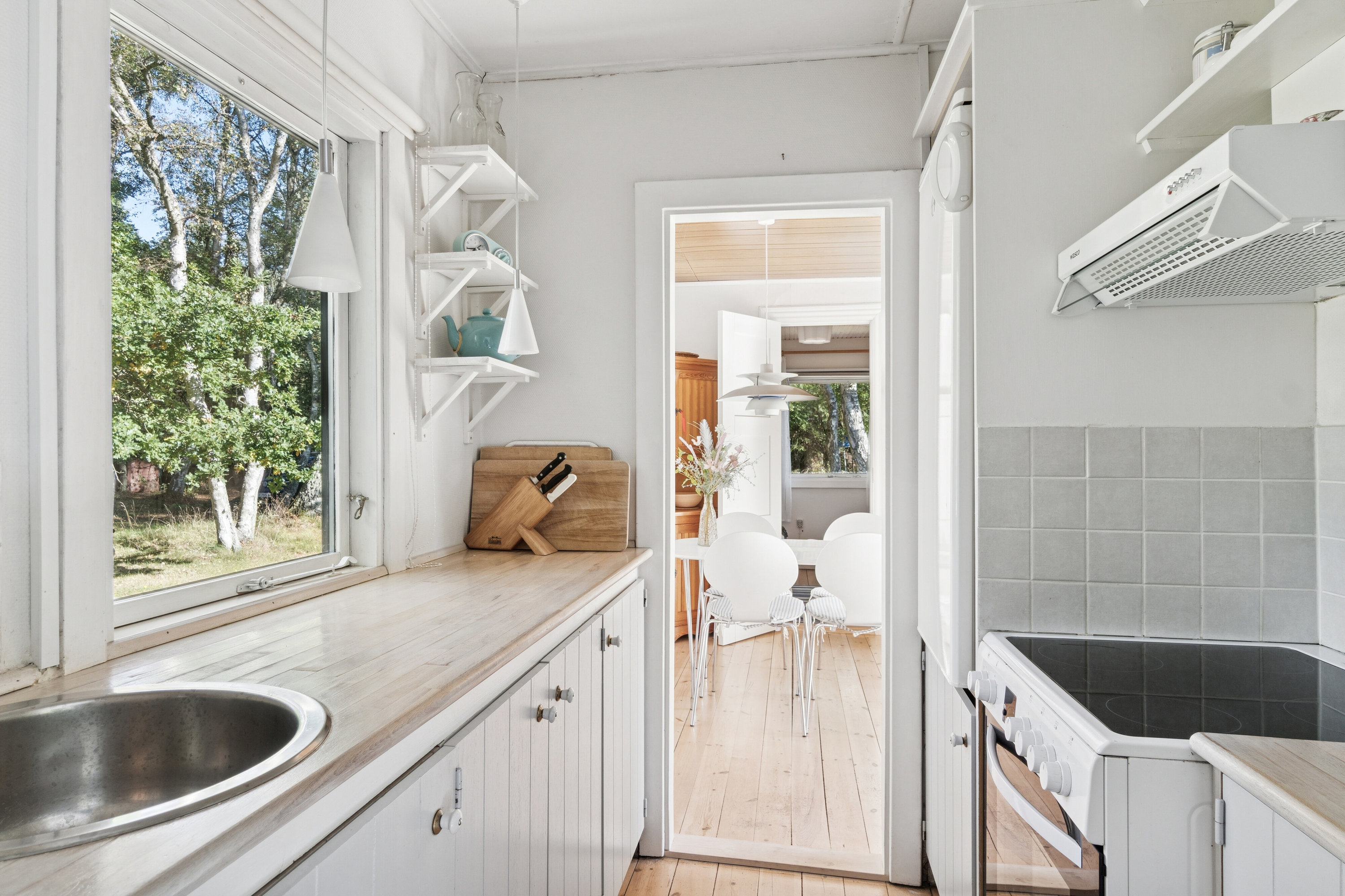 Fremhævet køkken billede i fuldskærmstilstand. Billede af Løvevej 3, 4581 Rørvig