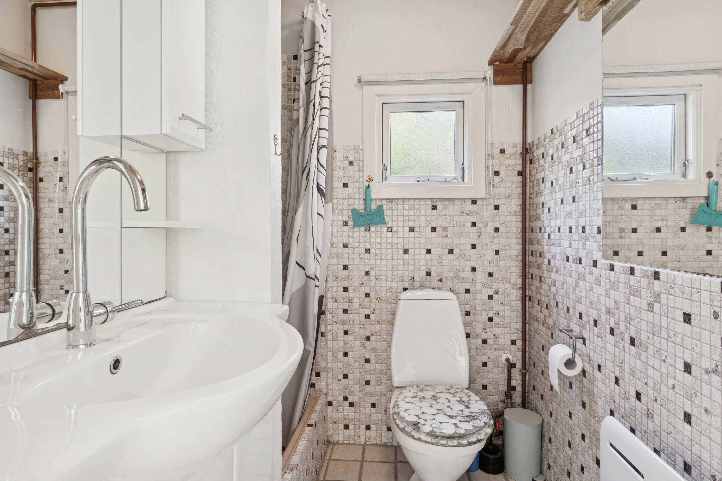 Fremhævet badeværelse billede i fuldskærmstilstand. Billede af Løvevej 3, 4581 Rørvig