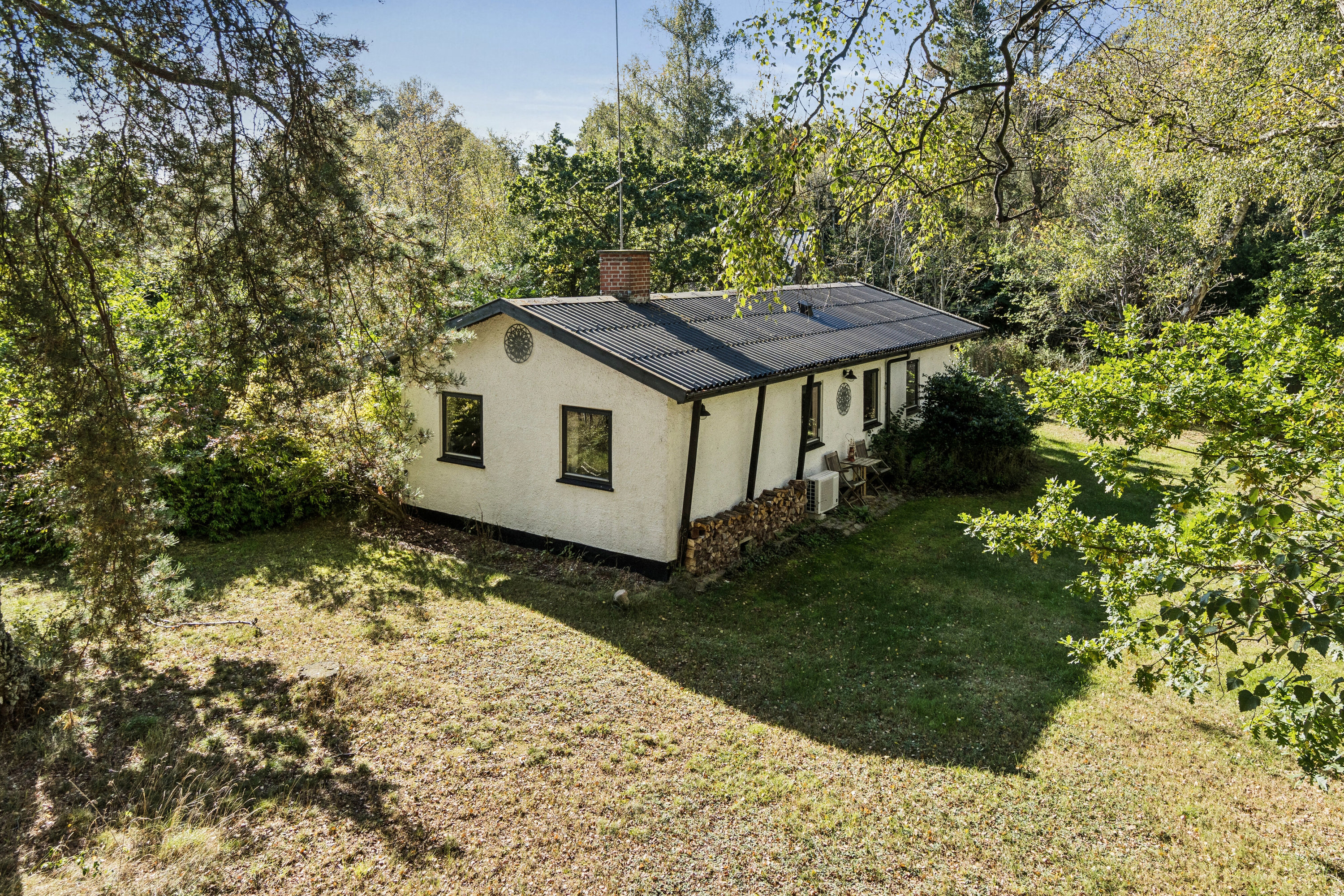 Miniaturebillede 2: set fra haven. Billede af Løvevej 3, 4581 Rørvig